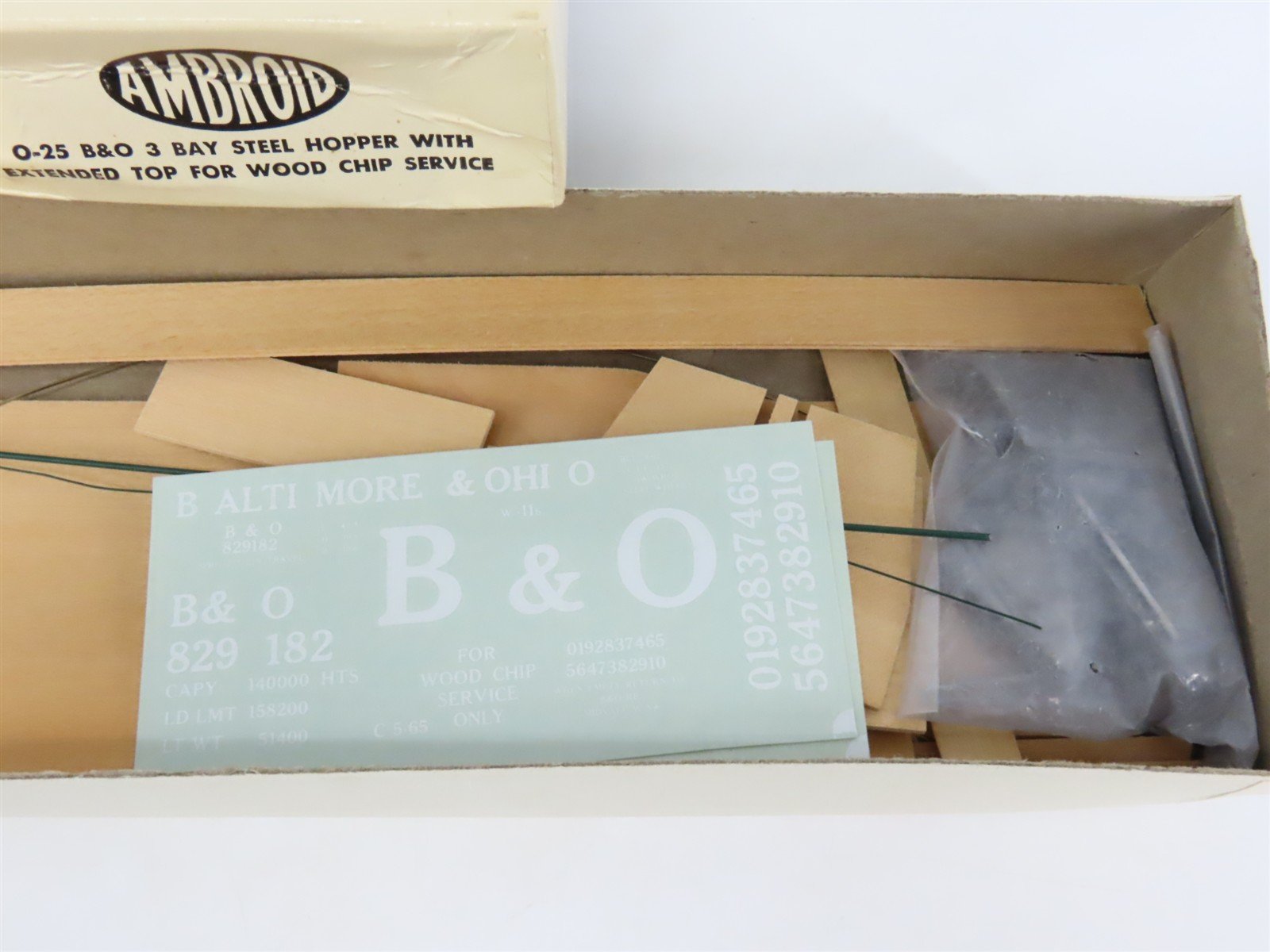O Scale 2-Rail Ambroid Craftsman Kit #O-25 Undecorated B&O 3-Bay Woodchip Hopper