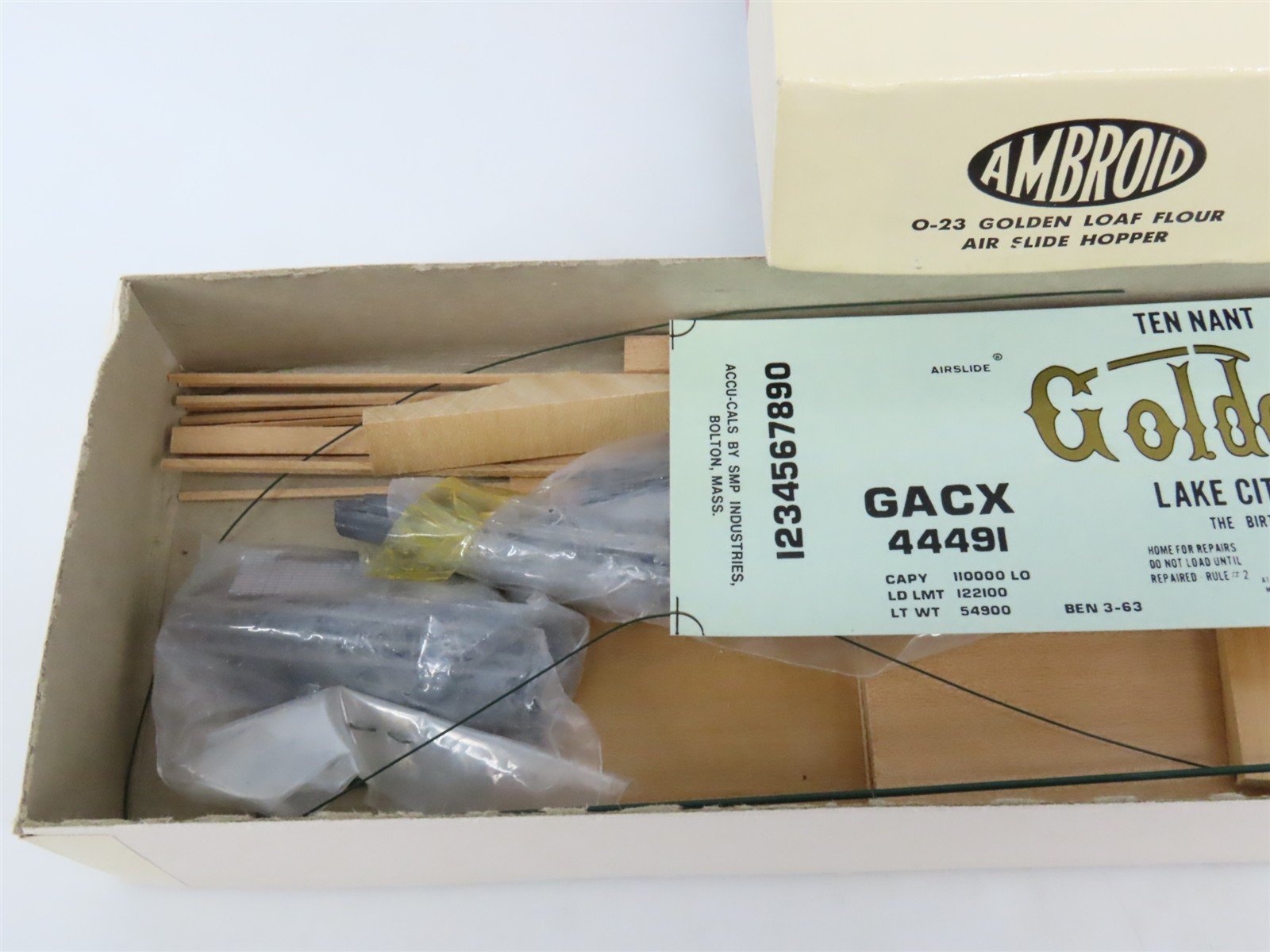 O 2-Rail Ambroid Craftsman Kit #O-23 Undecorated Golden Loaf Airslide Hopper