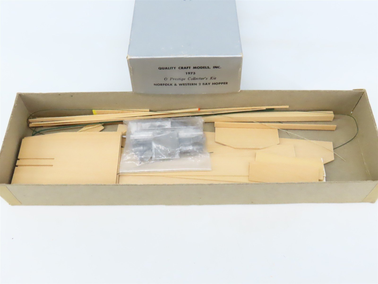 O Scale 2-Rail Quality Craft Craftsman Kit Undecorated N&W 2-Bay Hopper