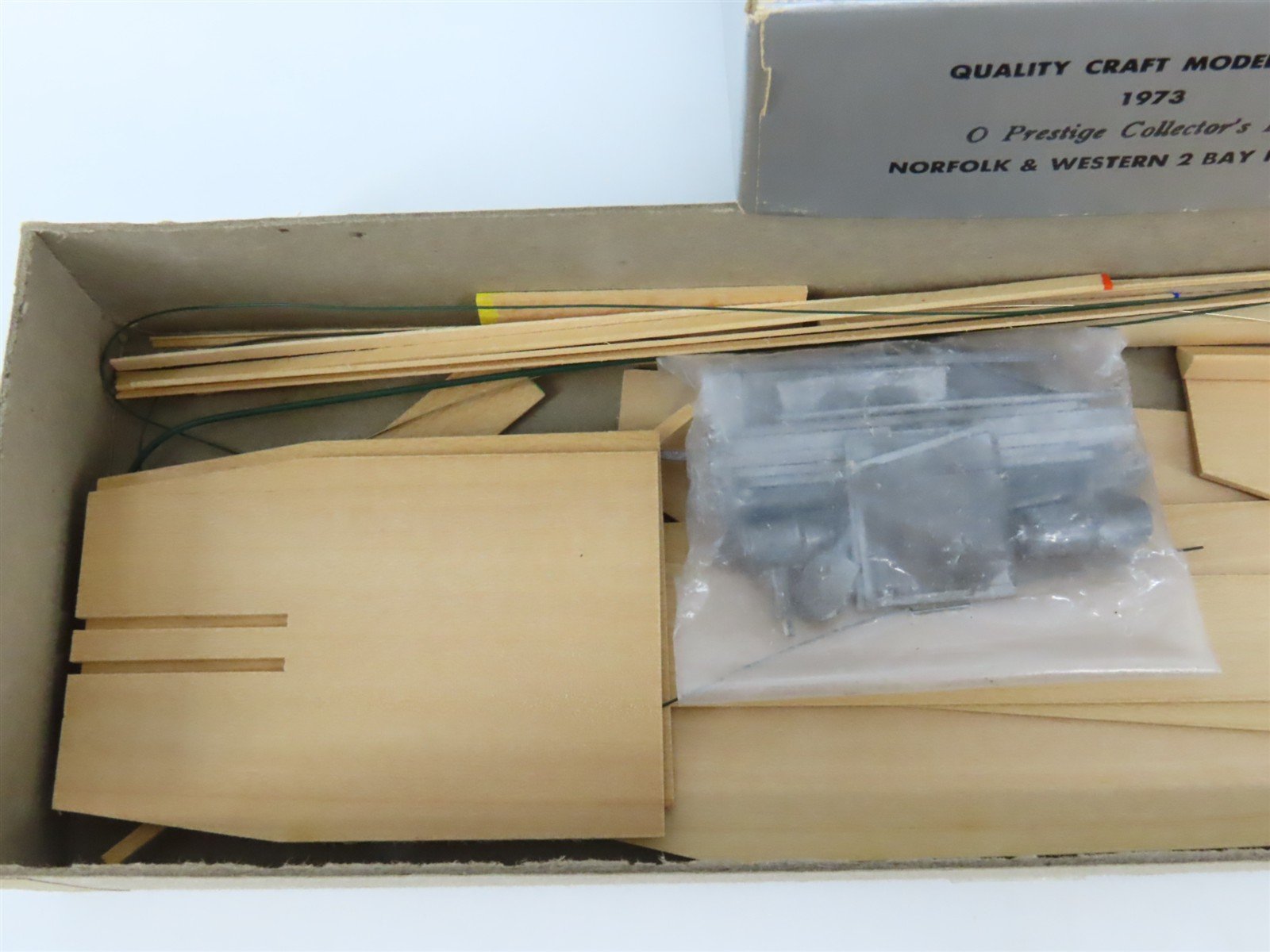 O Scale 2-Rail Quality Craft Craftsman Kit Undecorated N&W 2-Bay Hopper