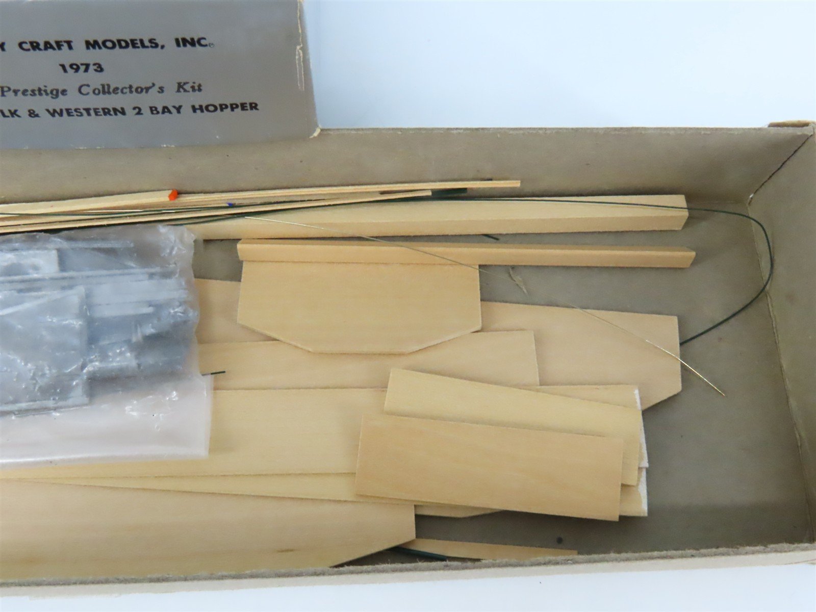 O Scale 2-Rail Quality Craft Craftsman Kit Undecorated N&W 2-Bay Hopper
