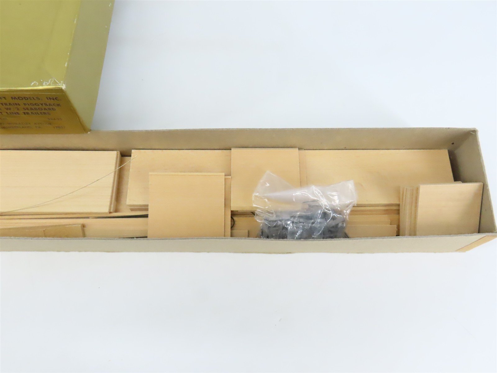 O 2-Rail Quality Craft Kit 548 Undecorated TTX 85' TOFC Flat Car w/ SCL Trailers