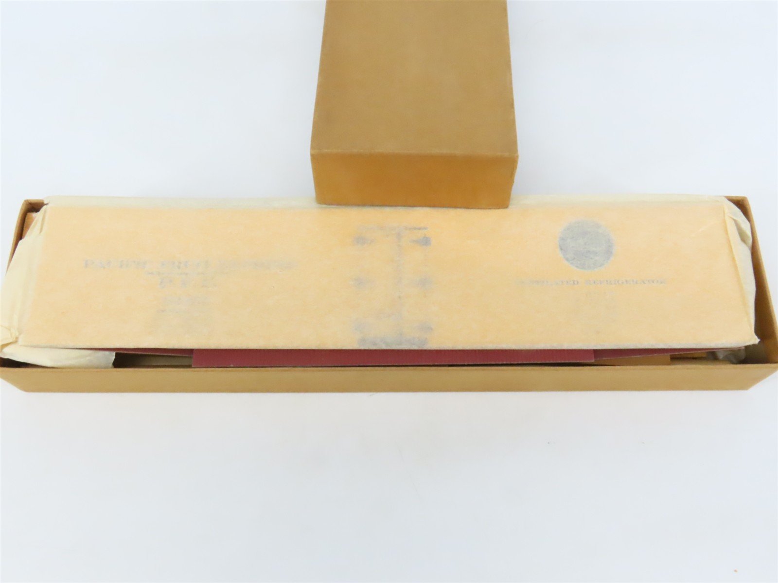 O Scale 2-Rail Craftsman Kit PFE Pacific Fruit Express 40' Wood Reefer #34455