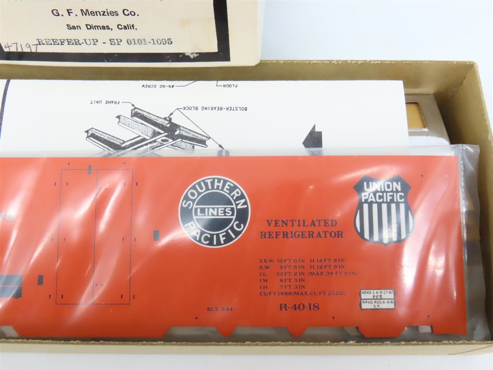 O Scale 2-Rail Athearn Kit 0101 PFE Pacific Fruit Express 40' Reefer #47197