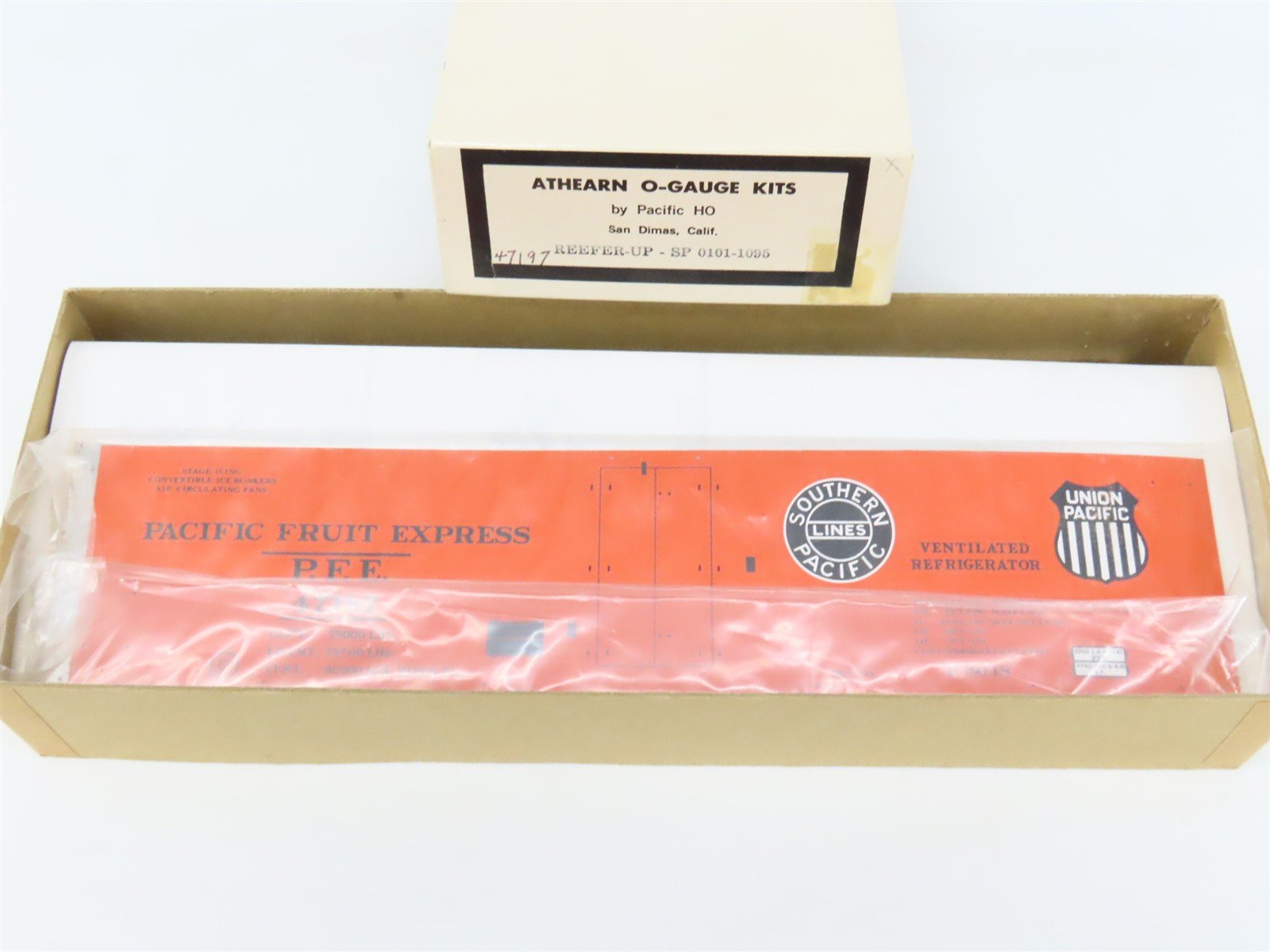 O Scale 2-Rail Athearn Kit 0101 PFE Pacific Fruit Express 40' Reefer #47197
