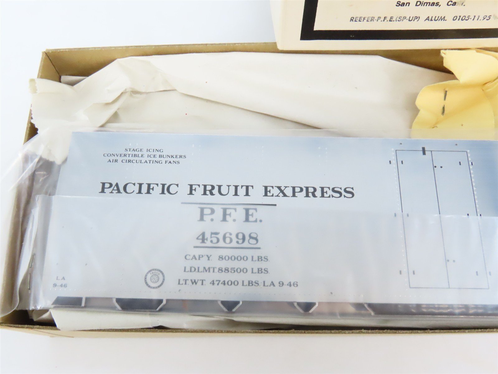 O Scale 2-Rail Athearn Kit 0105 PFE Pacific Fruit Express 40' Reefer #45698