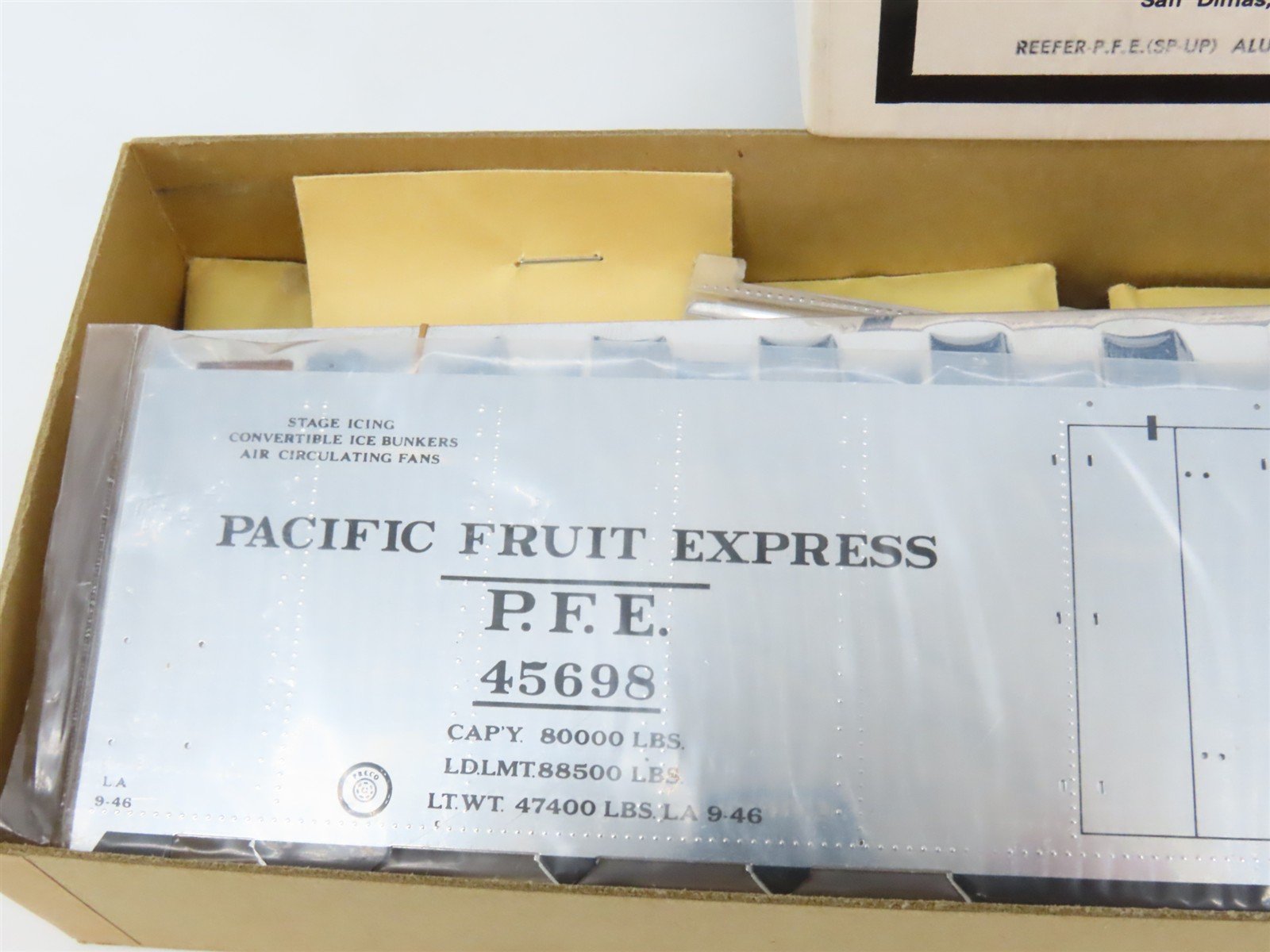 O Scale 2-Rail Athearn Kit 0105 PFE Pacific Fruit Express 40' Reefer #45698