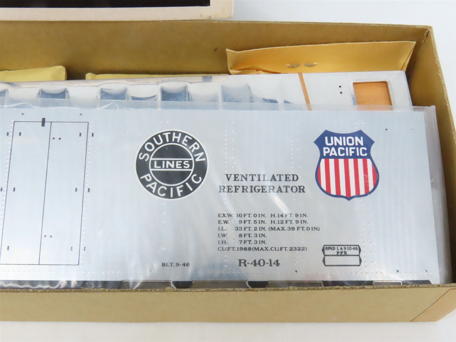 O Scale 2-Rail Athearn Kit 0105 PFE Pacific Fruit Express 40' Reefer #45698