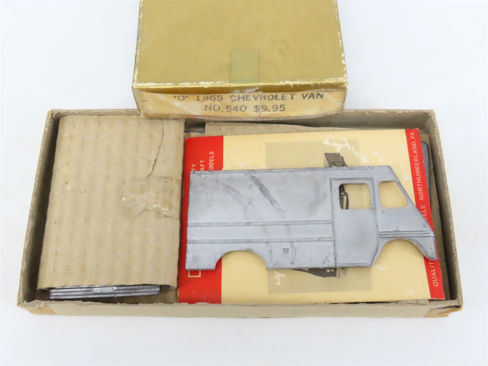 O 1/48 Scale Quality Craft Die-Cast Kit #540 Undecorated 1965 Chevrolet Step Van