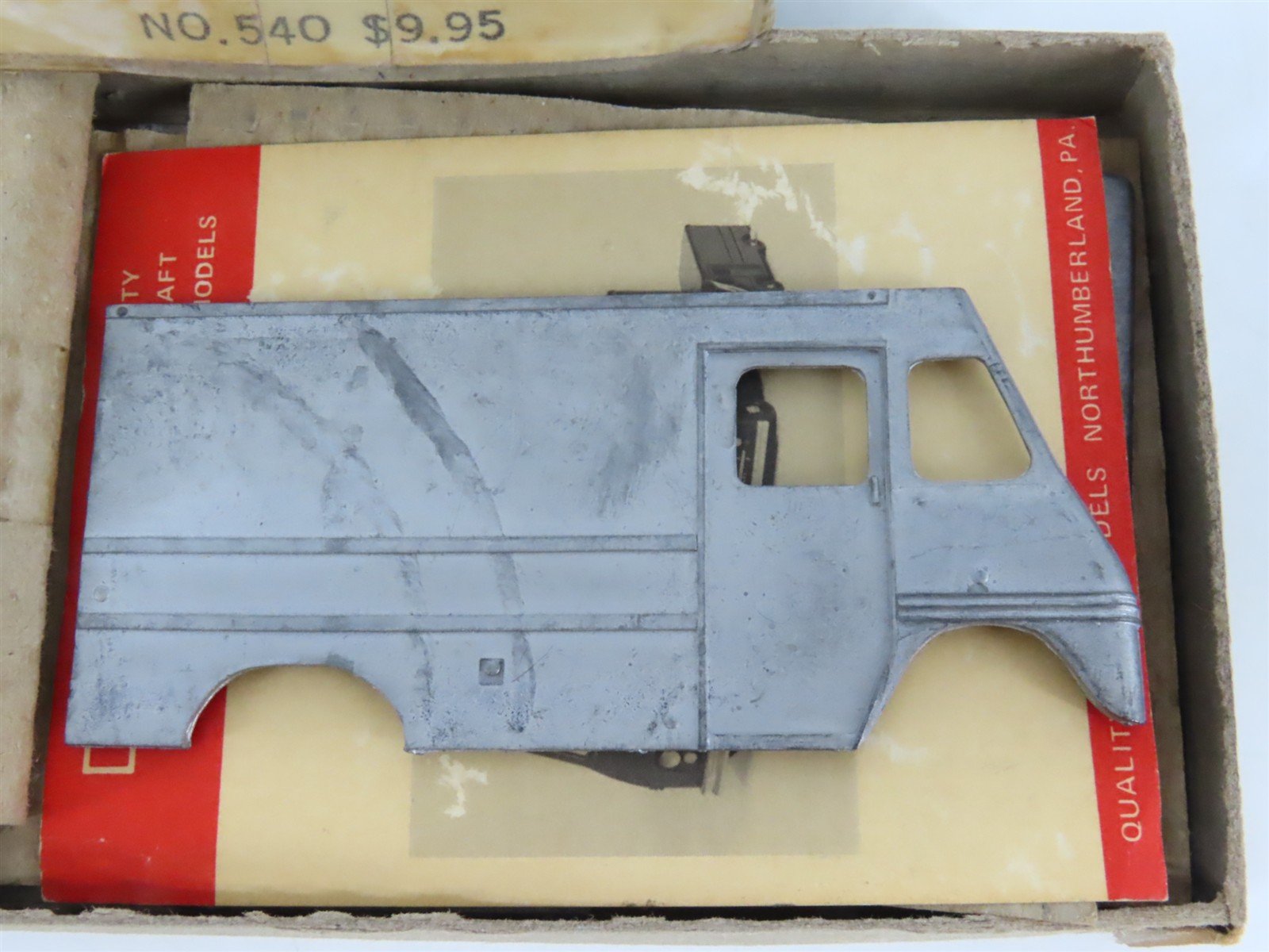 O 1/48 Scale Quality Craft Die-Cast Kit #540 Undecorated 1965 Chevrolet Step Van