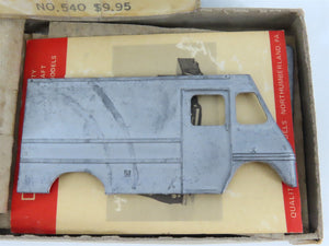 O 1/48 Scale Quality Craft Die-Cast Kit #540 Undecorated 1965 Chevrolet Step Van