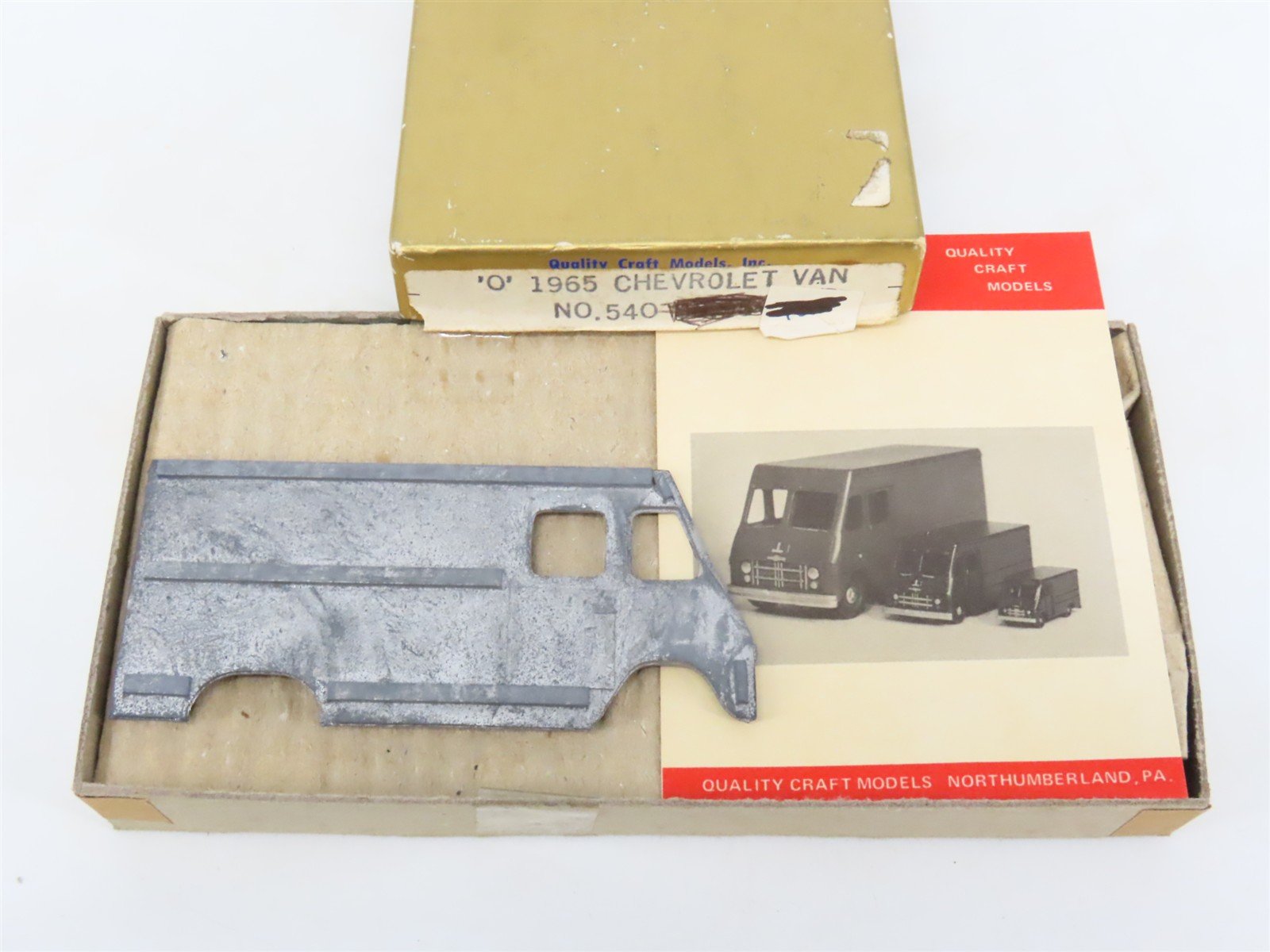 O 1/48 Scale Quality Craft Die-Cast Kit #540 Undecorated 1965 Chevrolet Step Van