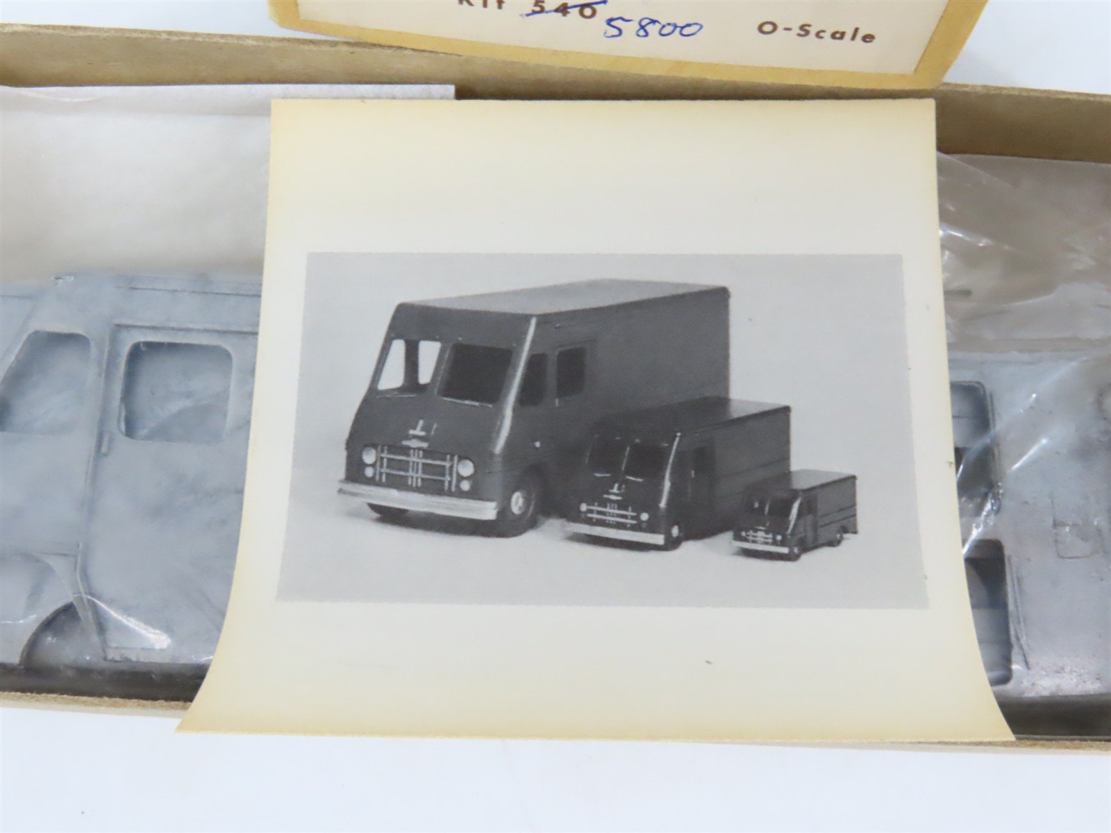 O 1/48 Scale Gloor-Craft Die-Cast Kit #540 Undecorated 1965 Chevrolet Step Van