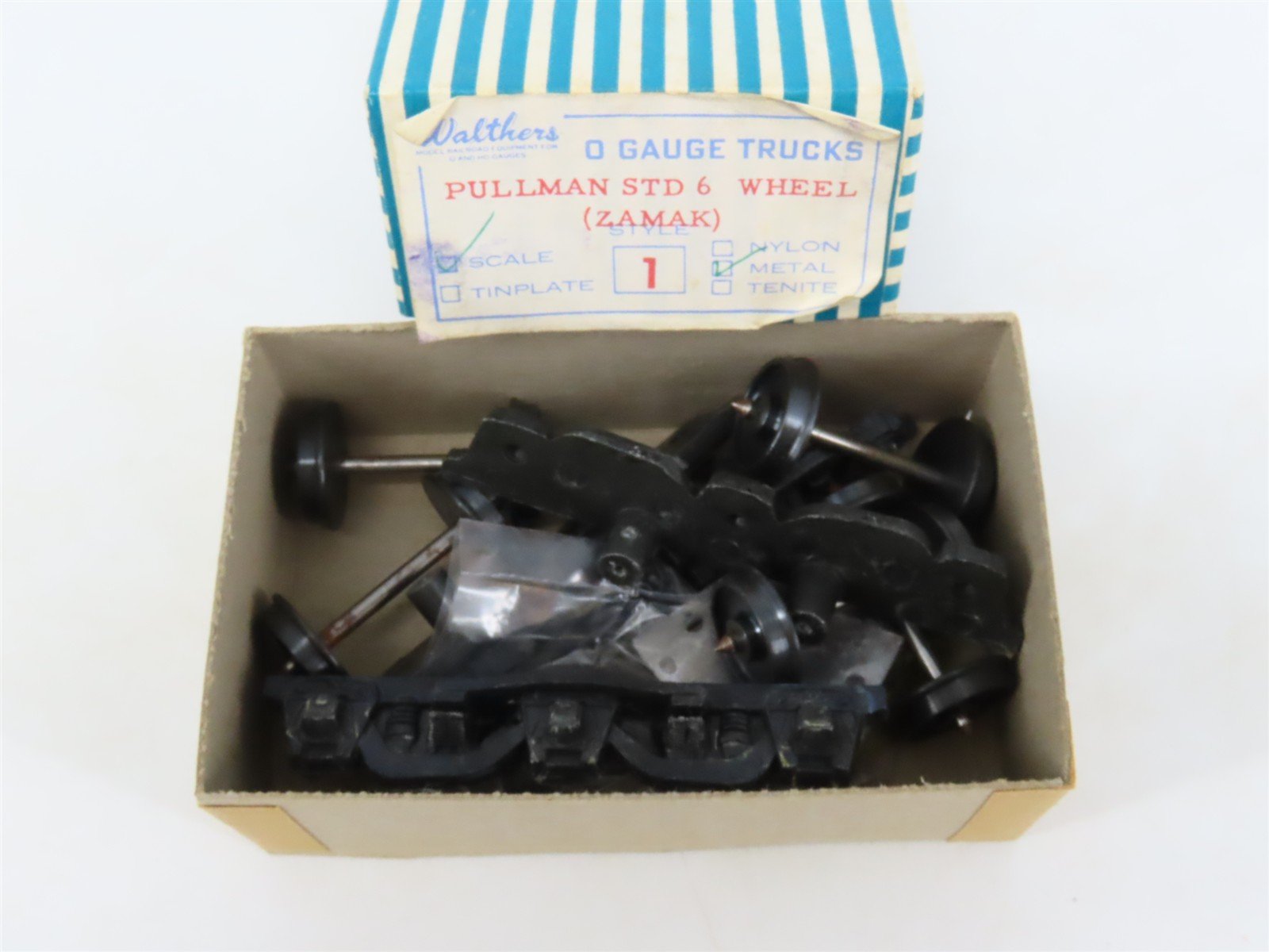 O 2-Rail Vintage Walthers Zamak Pullman 6-Wheel Trucks w/ Metal Wheels - 1 Pair