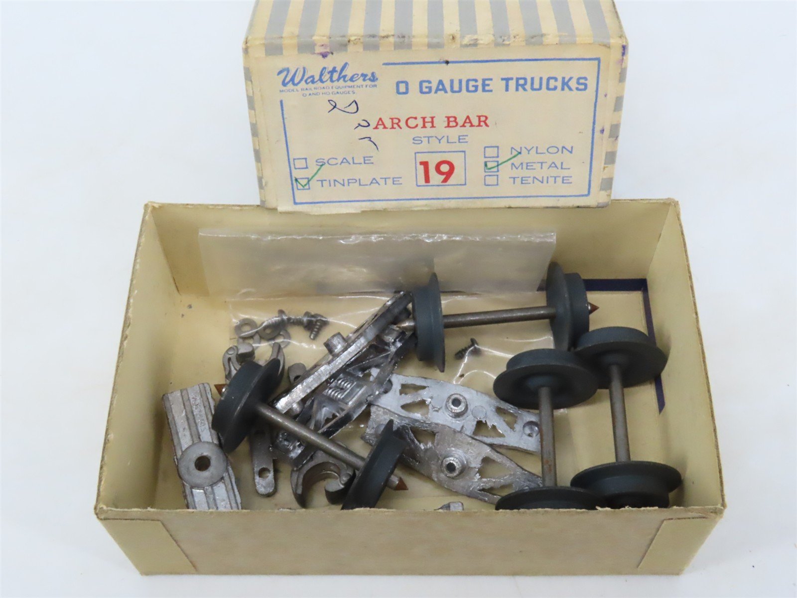 O Gauge 3-Rail Vintage Walthers Metal Arch Bar Trucks w/ Metal Wheels - 1 Pair