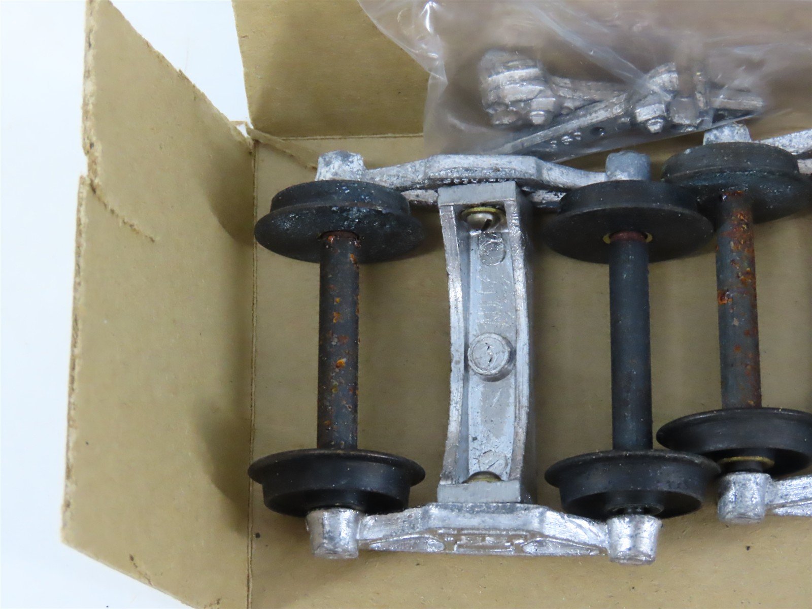O Scale 2-Rail Vintage Walthers Metal Bettendorf Trucks w/ Metal Wheels - 1 Pair