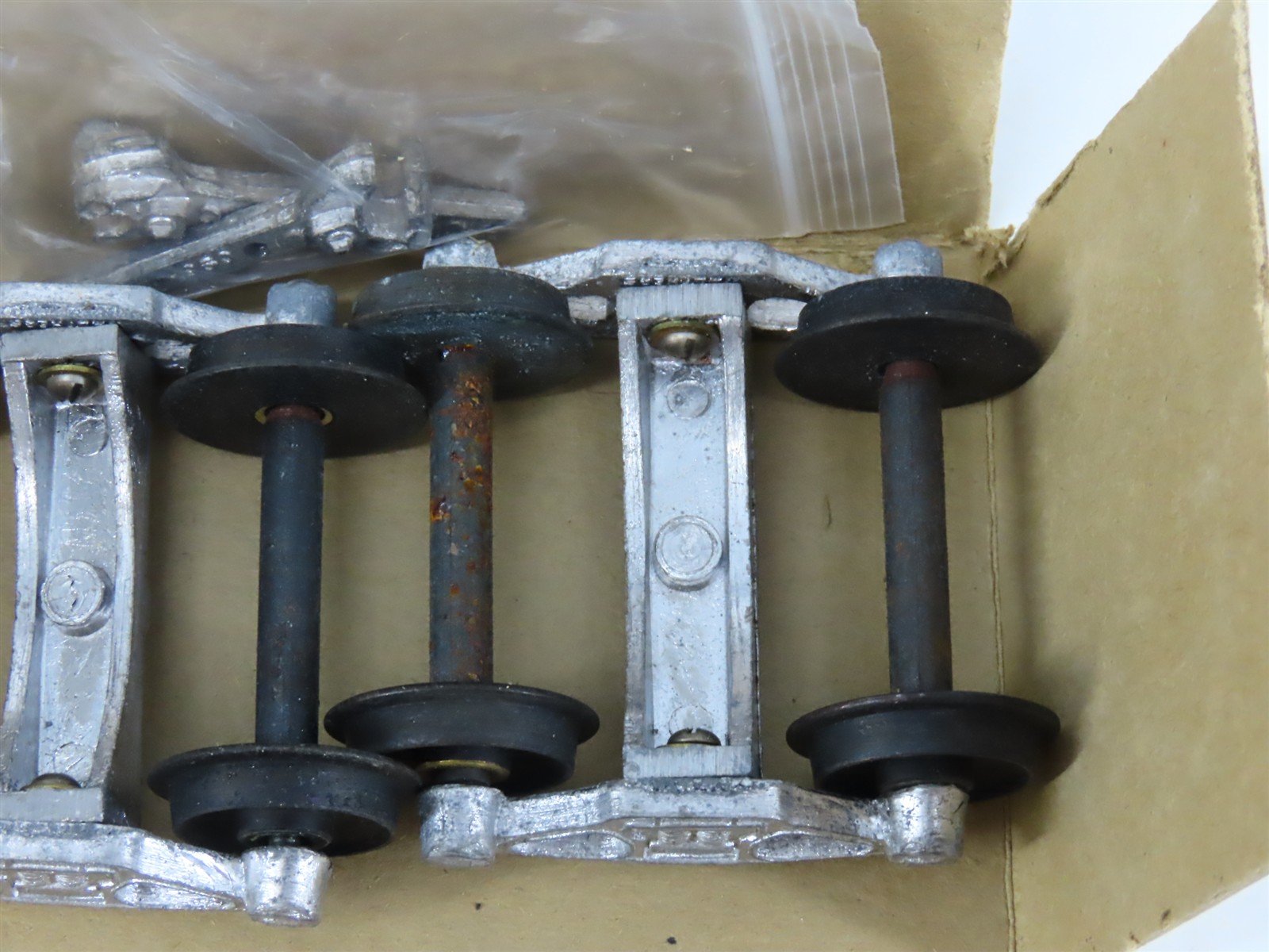 O Scale 2-Rail Vintage Walthers Metal Bettendorf Trucks w/ Metal Wheels - 1 Pair