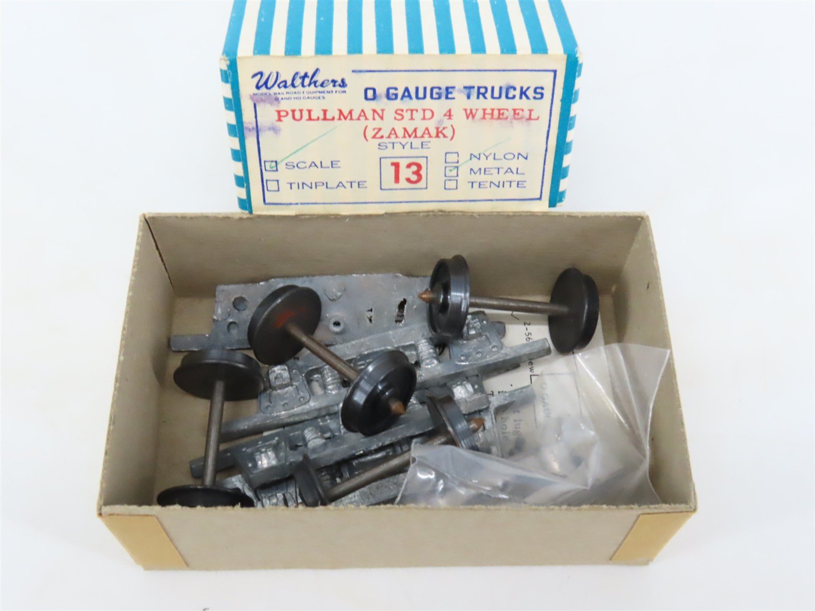 O 2-Rail Vintage Walthers Zamak Pullman 4-Wheel Trucks w/ Metal Wheels - 1 Pair