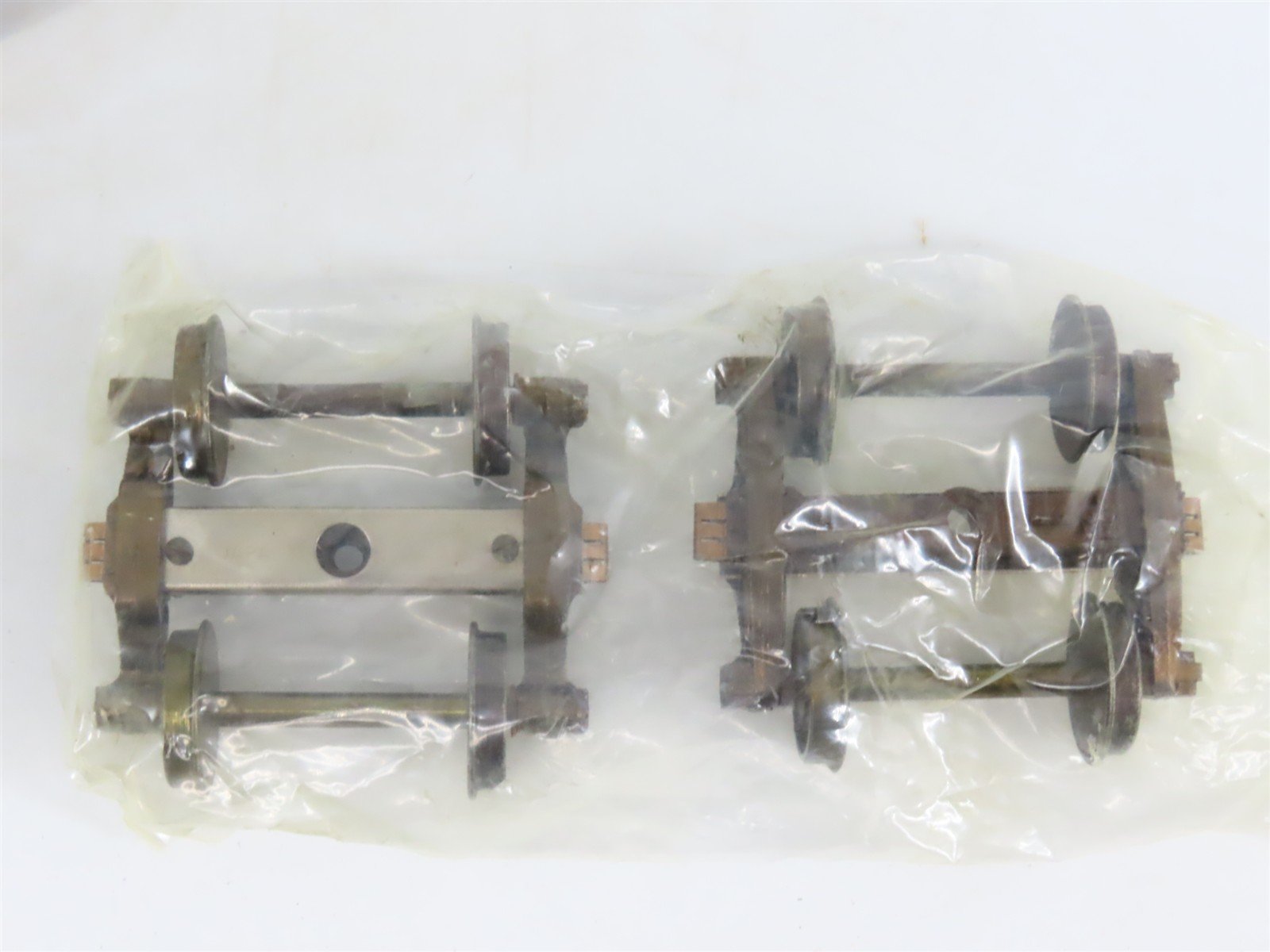 O 2-Rail US Hobbies / KTM #U-61 Leaf-Sprung Bettendorf Trucks w/Wheels - 1 Pair