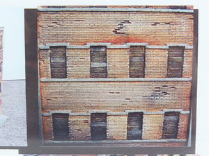 HO Scale Downtown Deco Hydrocal Kit #DD1010 Old Brownstones/Drug Store - SEALED