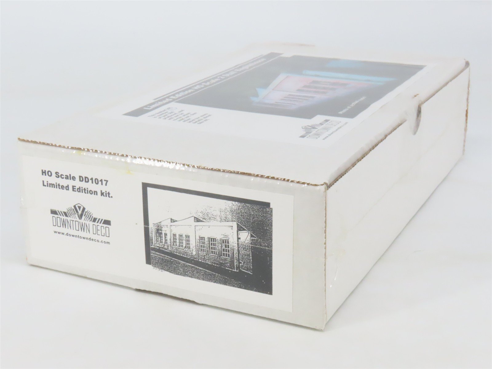 HO 1/87 Scale Downtown Deco Hydrocal Kit #DD1017 Two-Stall Engine House - SEALED