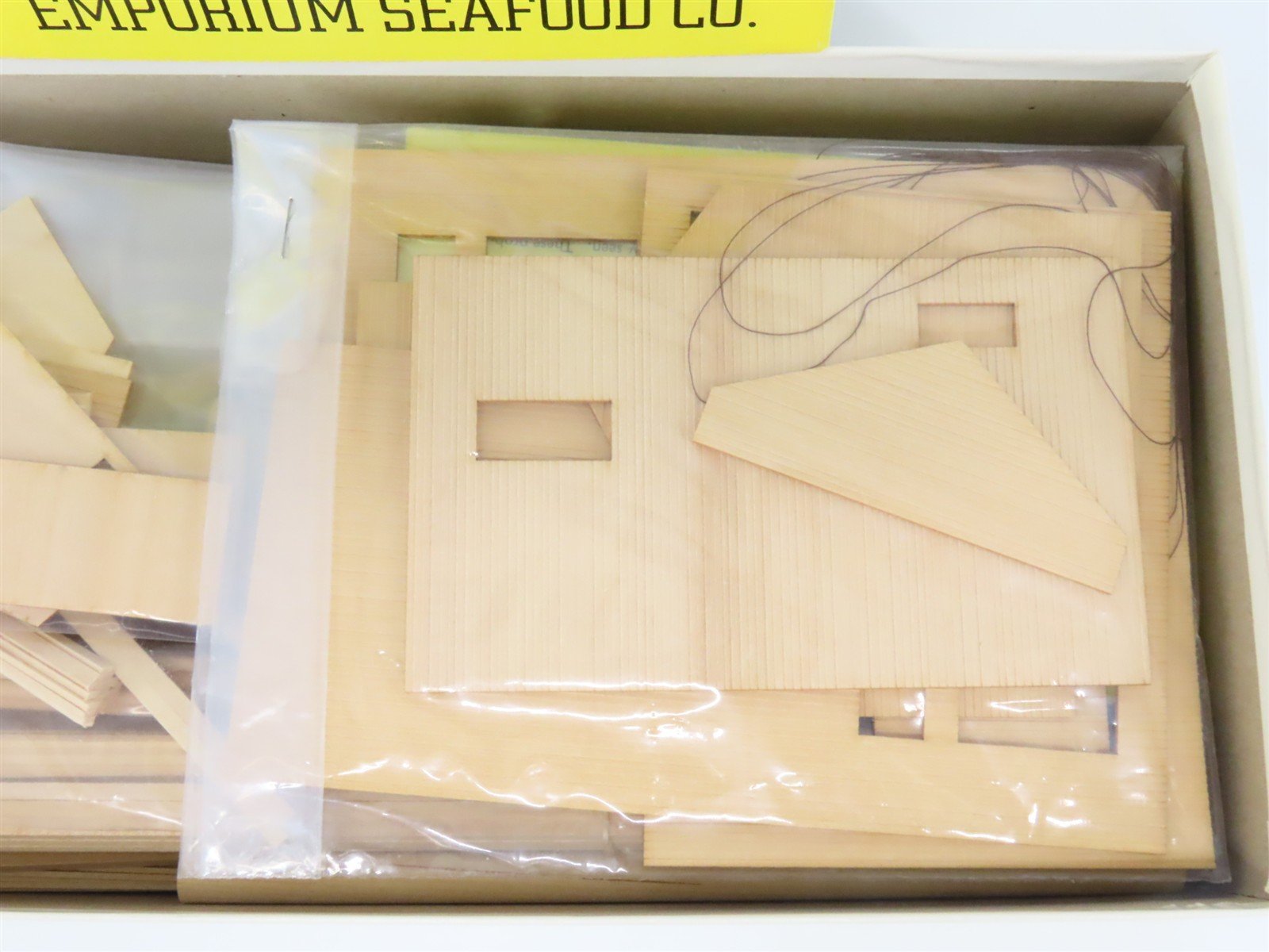 HO 1/87 Fine Scale Miniatures Craftsman Kit #290 Emporium Seafood Co.