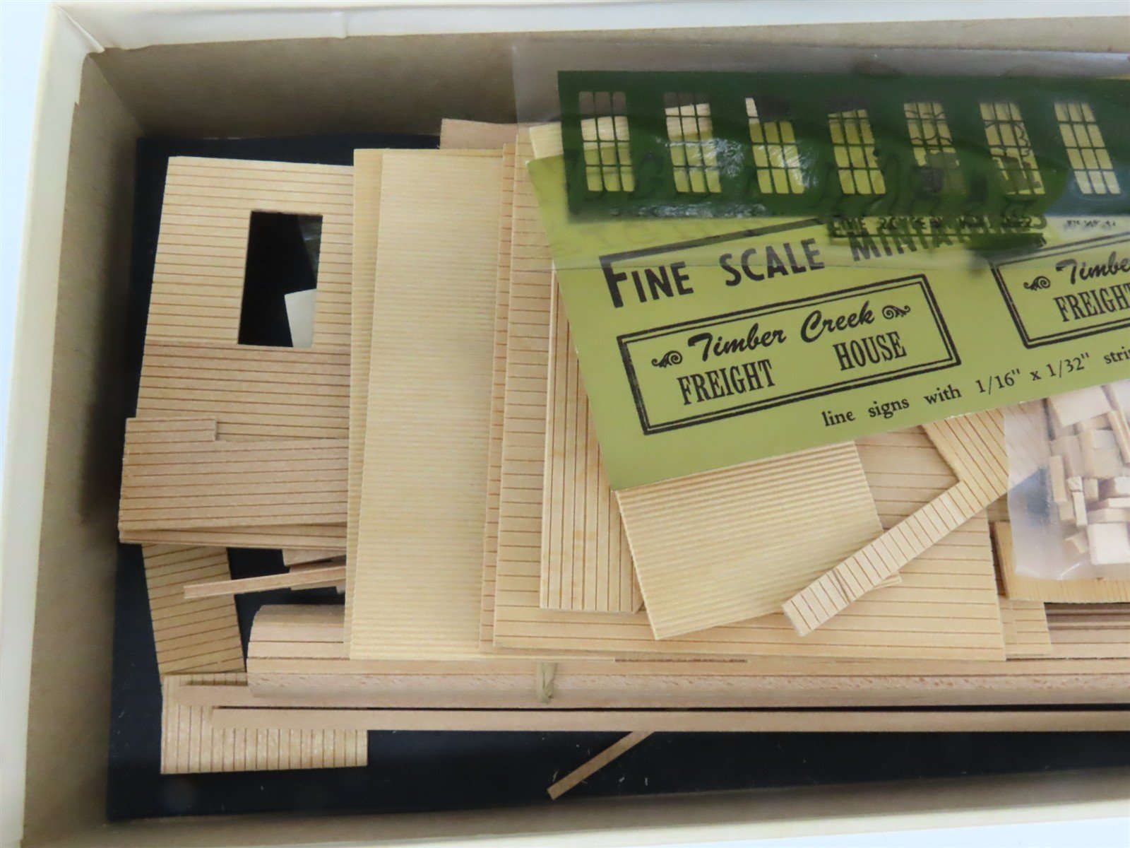 HO 1/87 Fine Scale Miniatures Craftsman Kit #45 Timber Creek Freight House