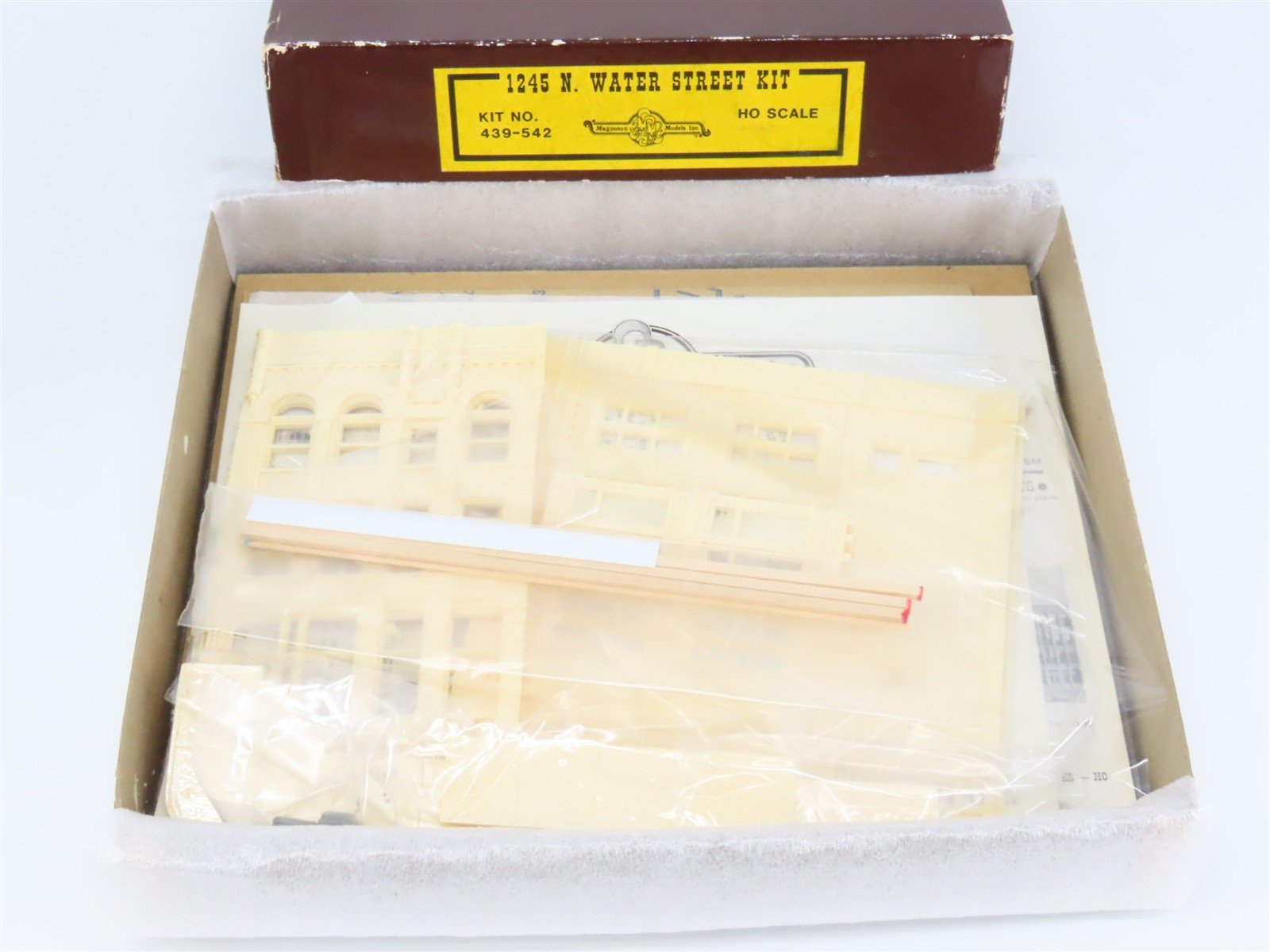 HO Scale Magnuson Models 439-542 1245 N. Water Street Building Kit