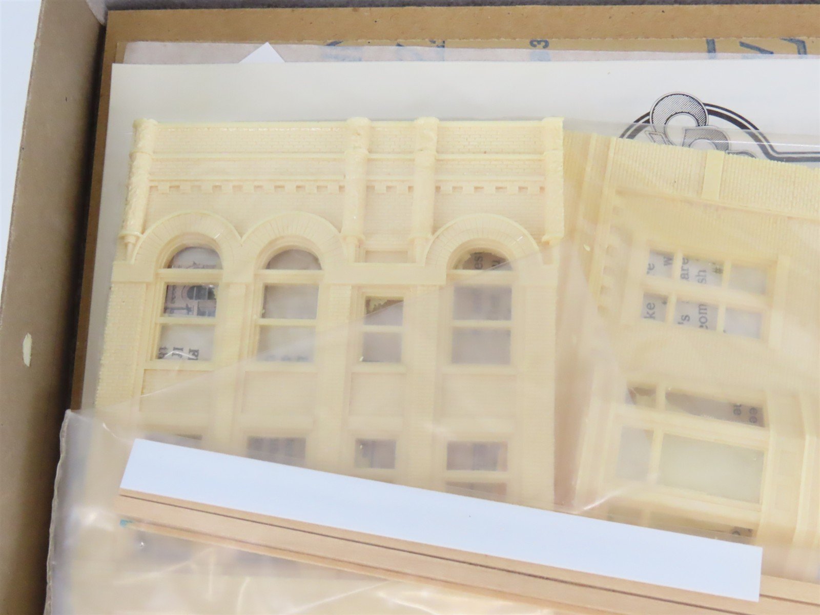 HO Scale Magnuson Models 439-542 1245 N. Water Street Building Kit
