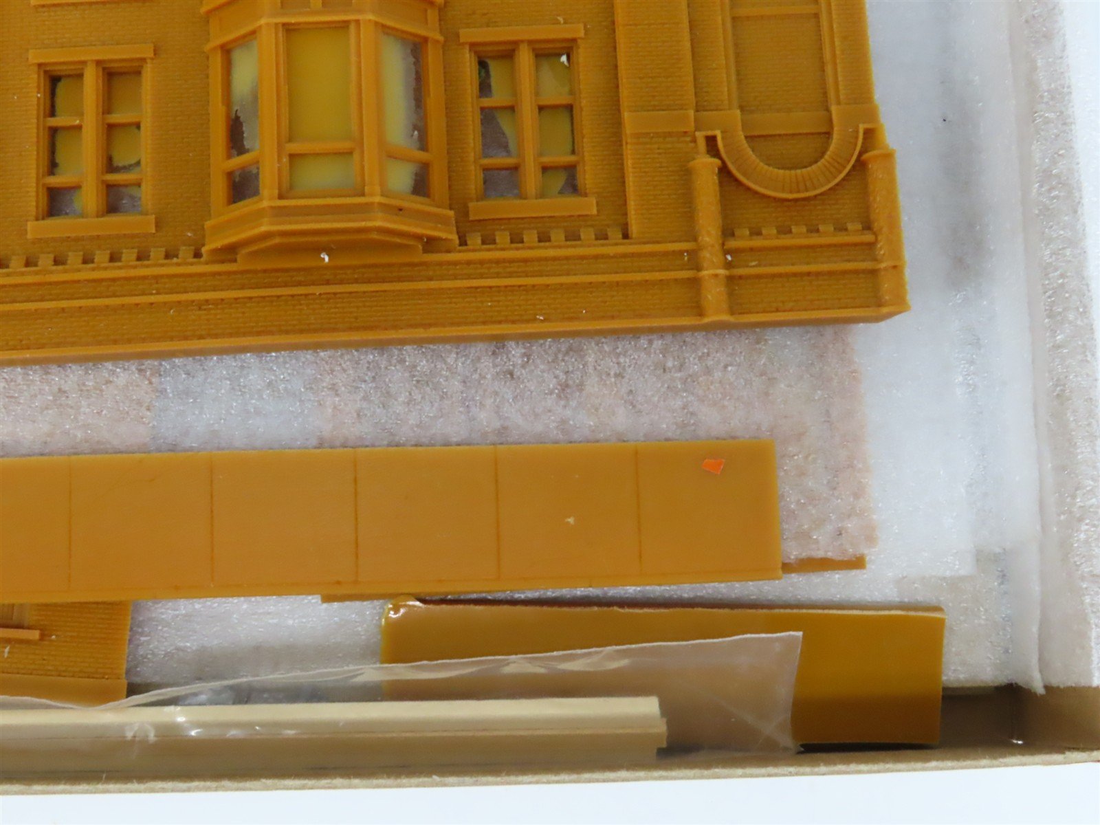 HO Scale Magnuson Models 439-542 1245 N. Water Street Building Kit