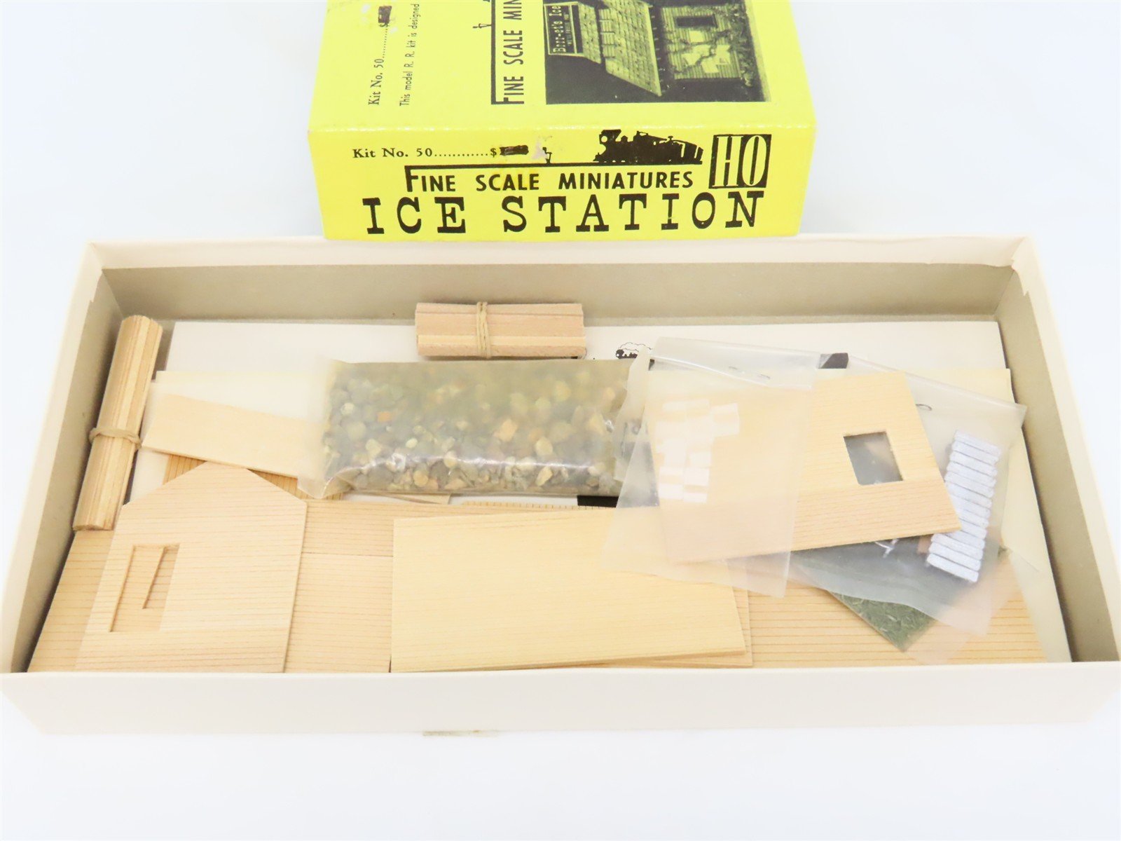 HO Scale Fine Scale Miniatures 50 Ice Station Building Kit