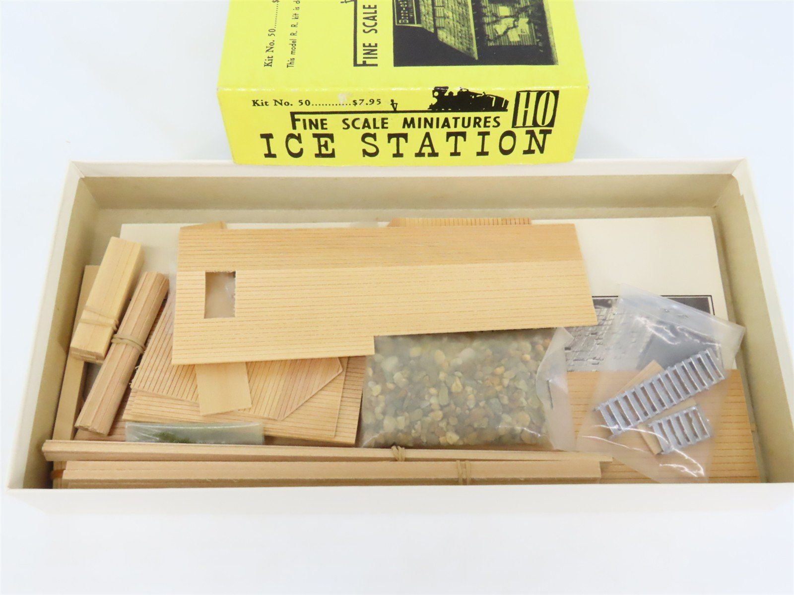 HO Scale Fine Scale Miniatures 50 Ice Station Building Kit