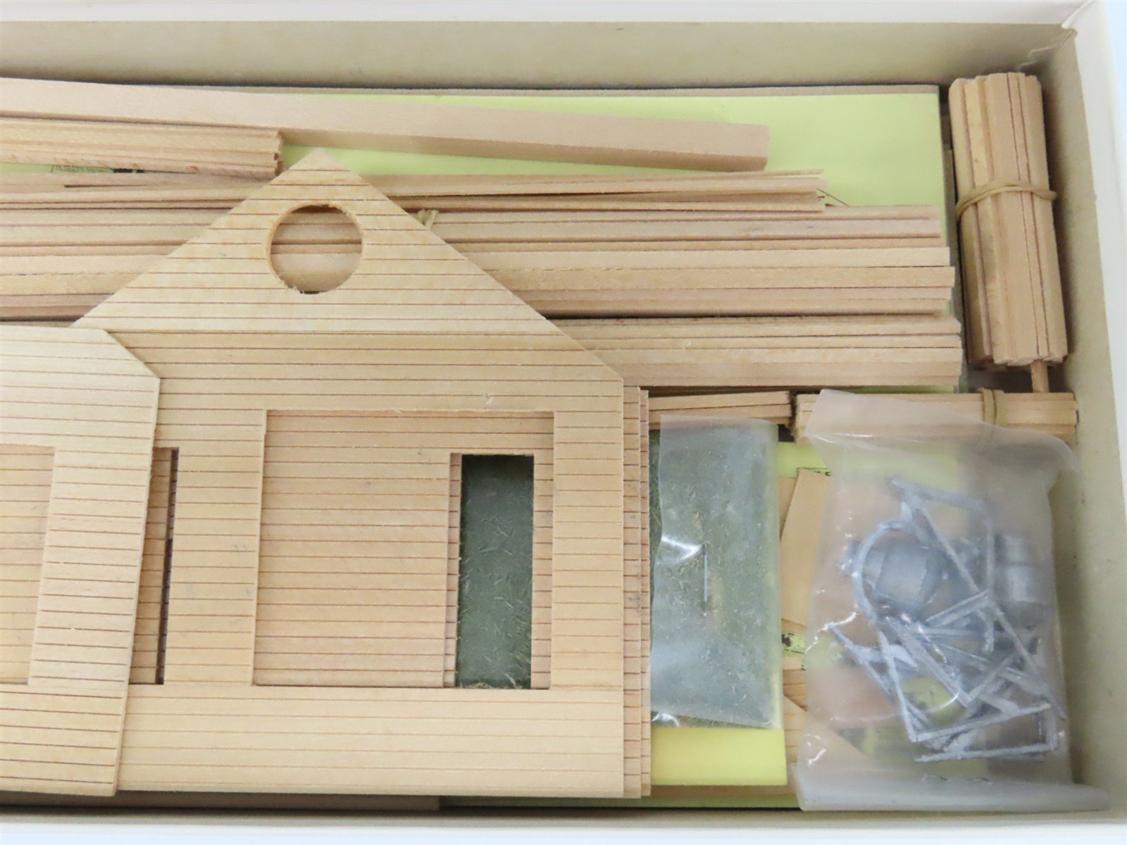HO Scale Fine Scale Miniatures 65 Black-Jack's Car Shop Building Kit