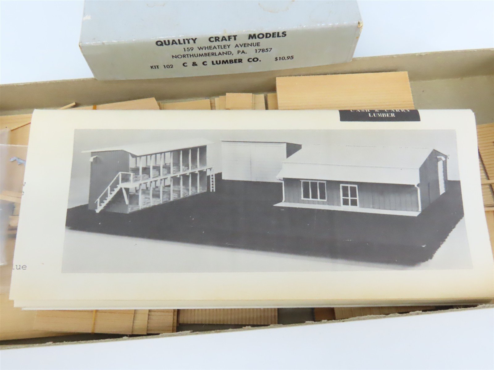 HO Scale Quality Craft 102 C&C Lumber Building Kit