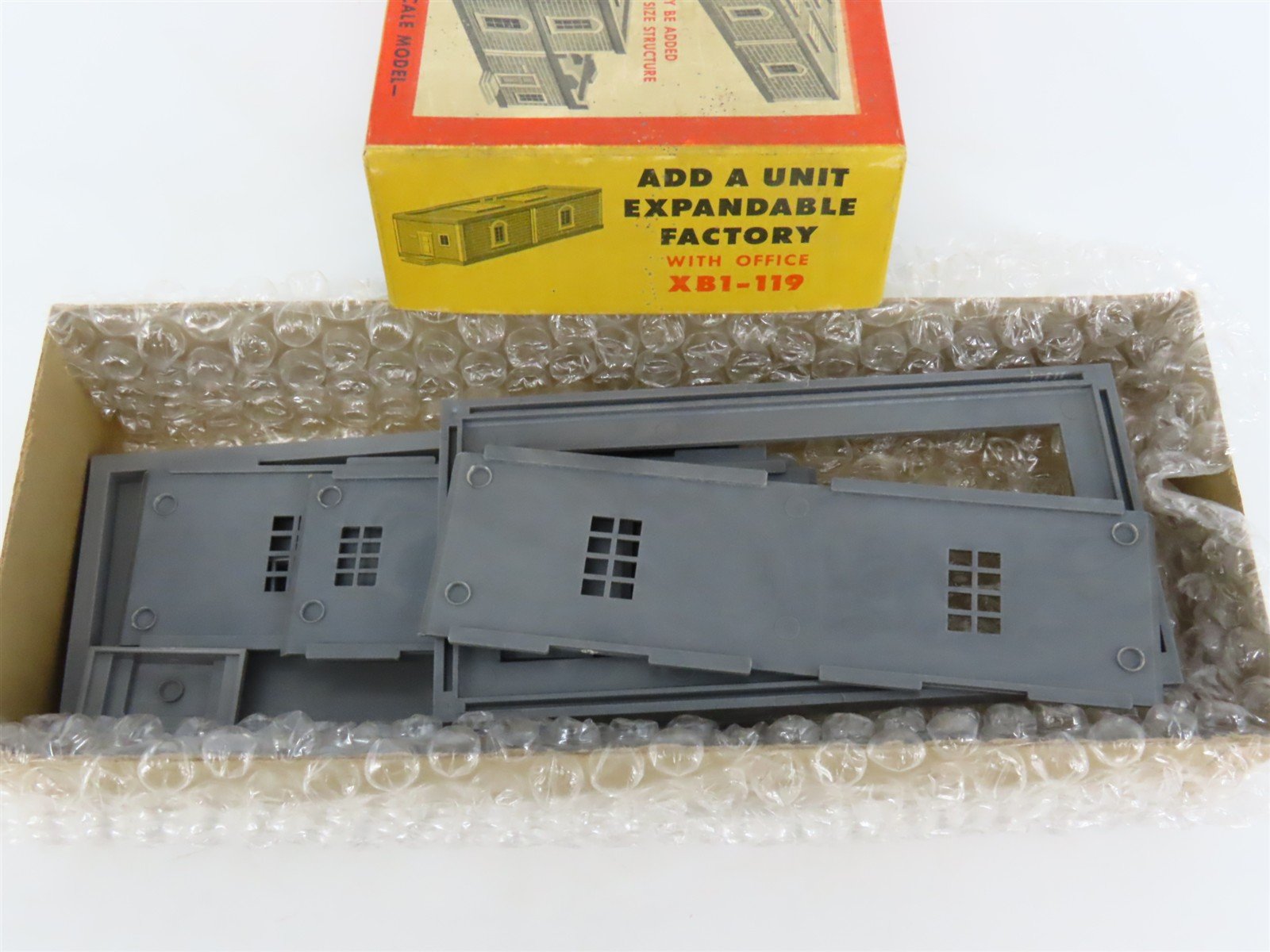 HO Scale Ulrich XB1-119 Add a Unit Expandable Factory w/Office Building Kit