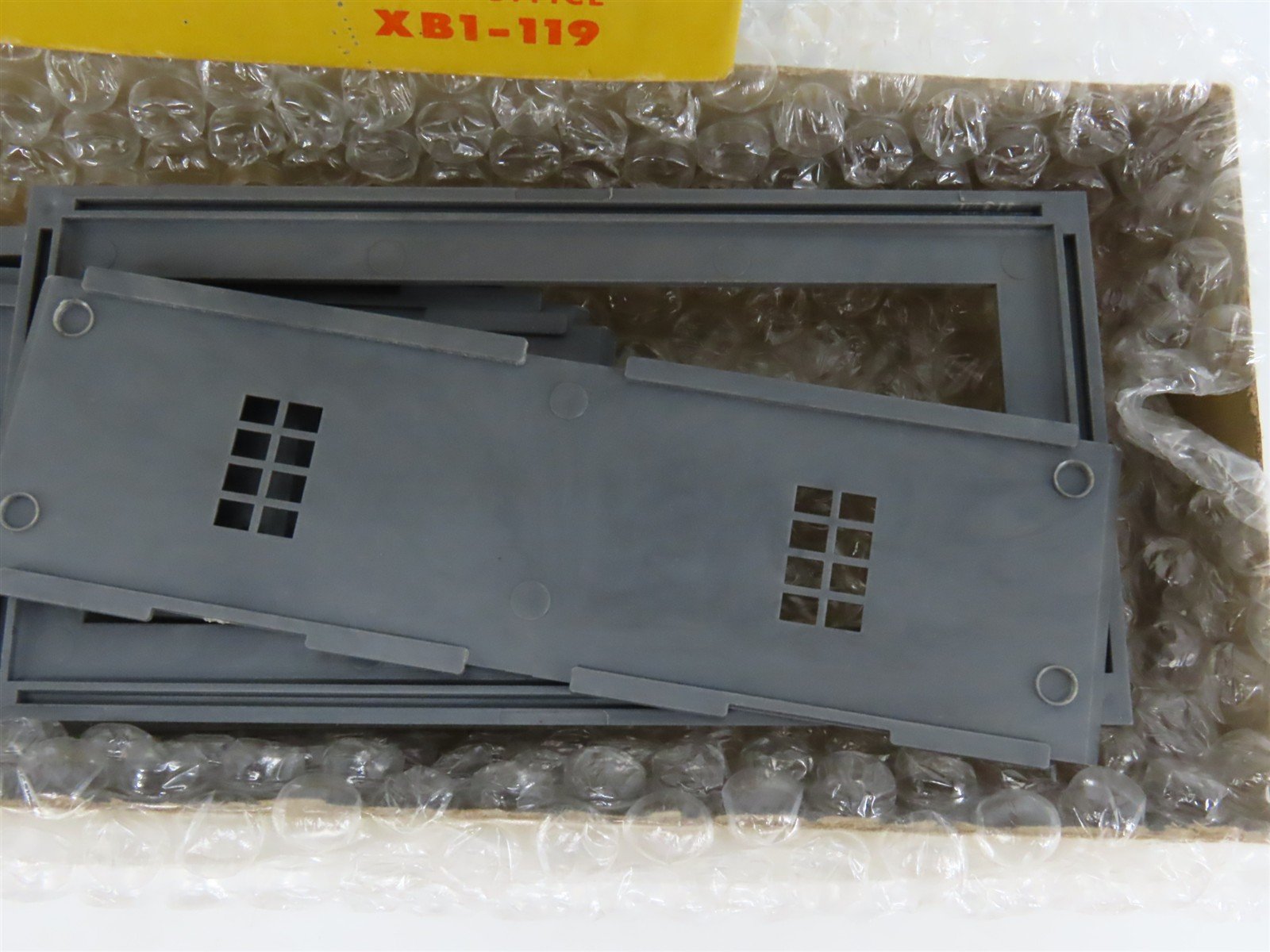 HO Scale Ulrich XB1-119 Add a Unit Expandable Factory w/Office Building Kit