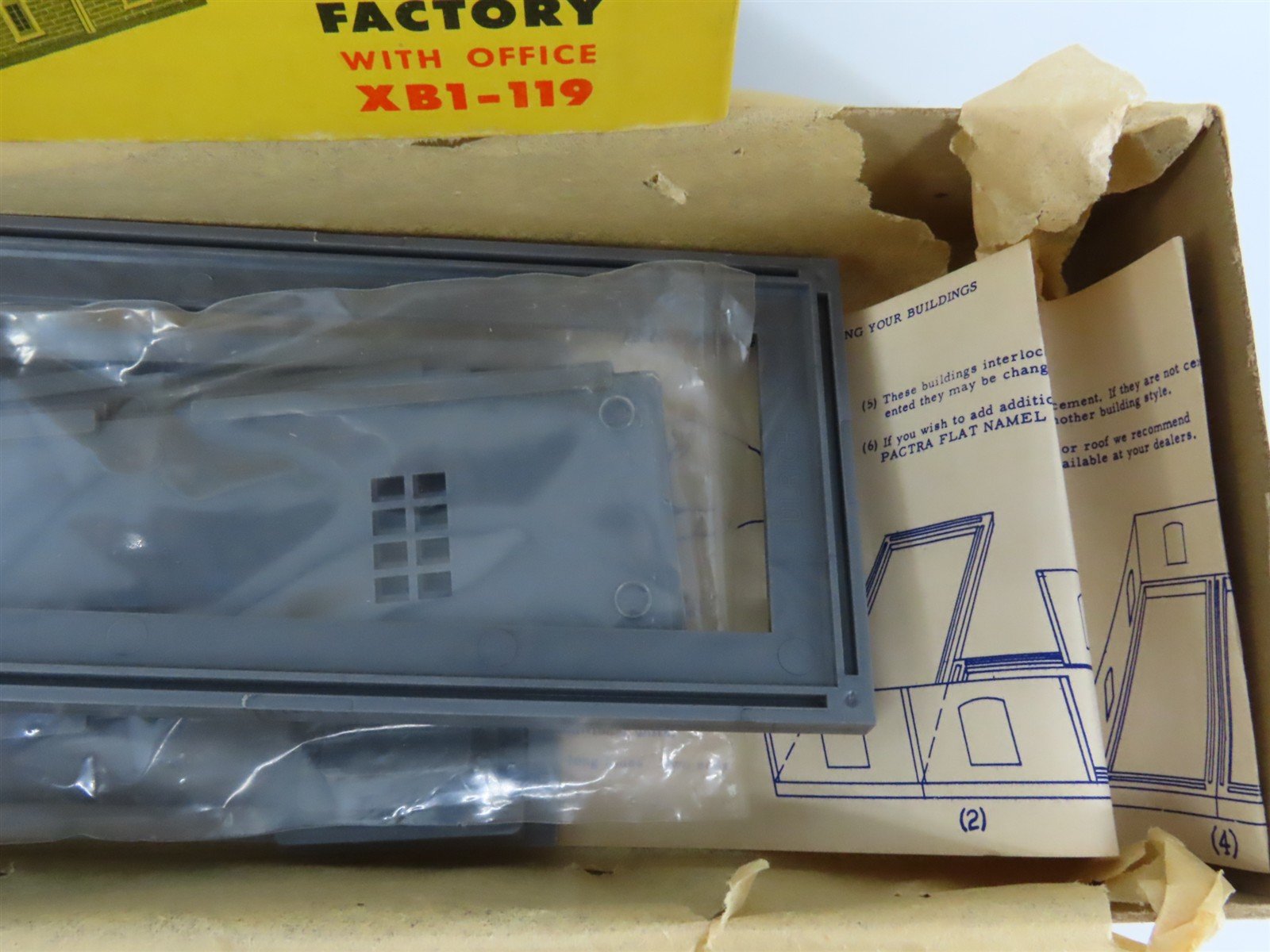 HO Scale Ulrich XB1-119 Add a Unit Expandable Factory w/Office Building Kit