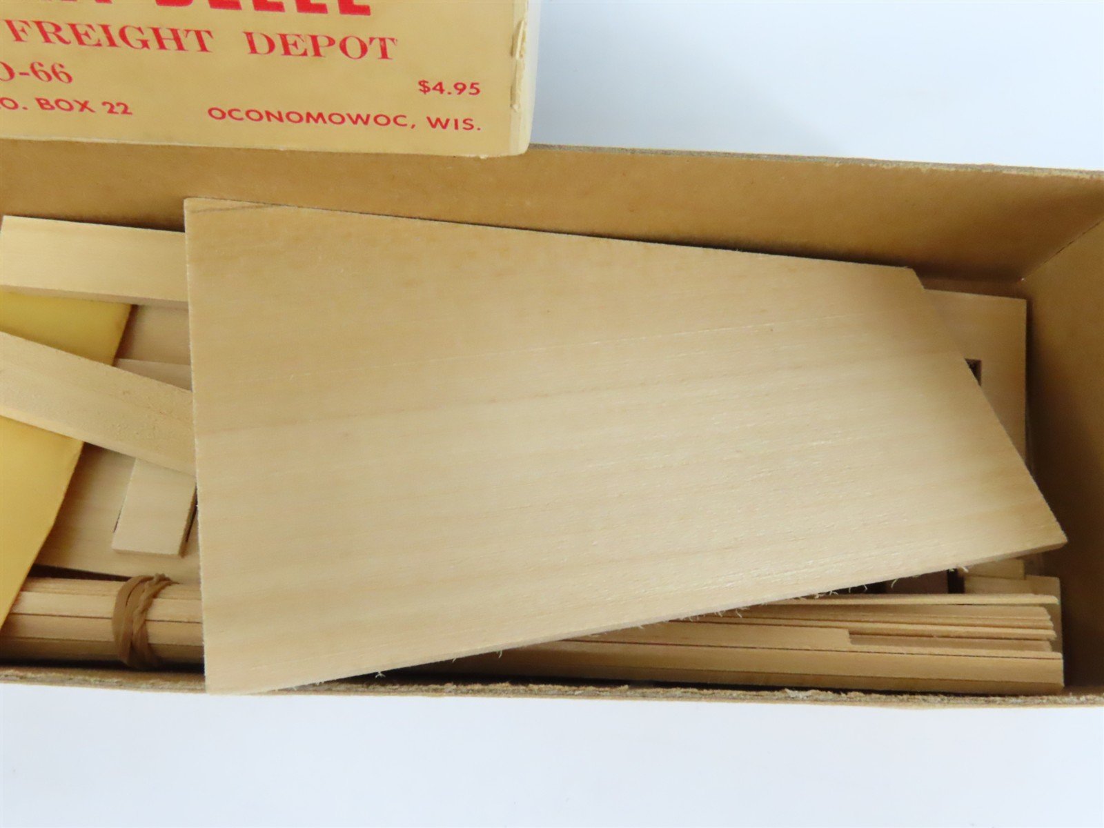 HO Scale La Belle HO-66 Freight Depot Building Kit