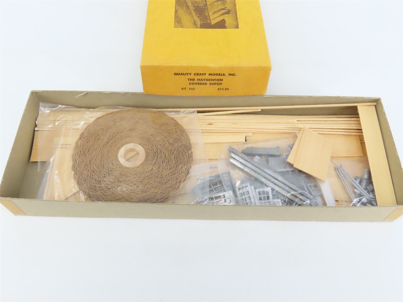 HO Scale Quality Craft 103 Haydenton Covered Depot Building Kit