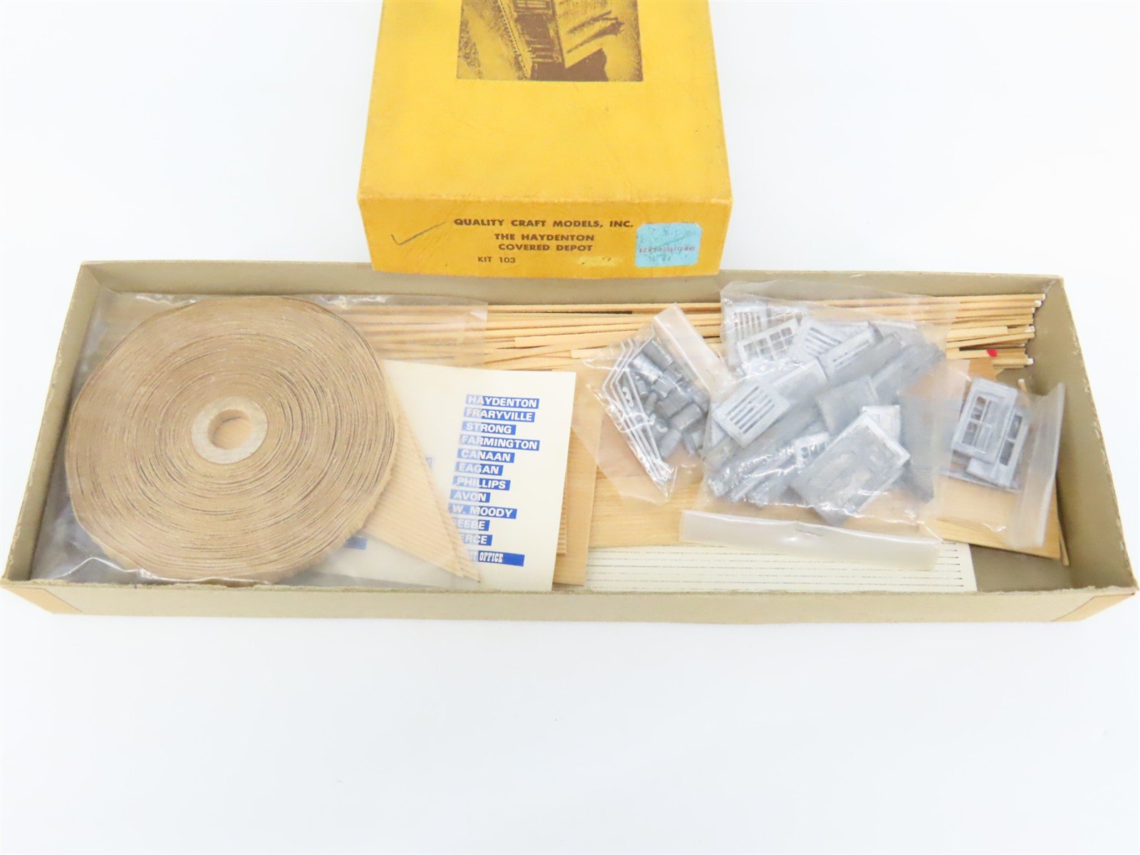 HO Scale Quality Craft 103 Haydenton Covered Depot Building Kit