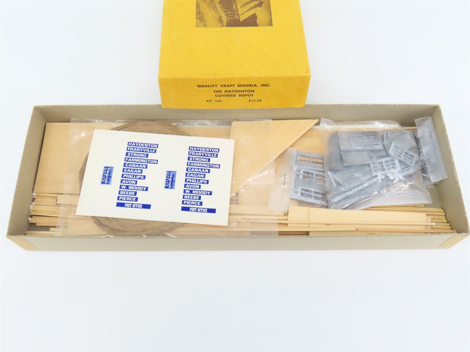 HO Scale Quality Craft 103 Haydenton Covered Depot Building Kit
