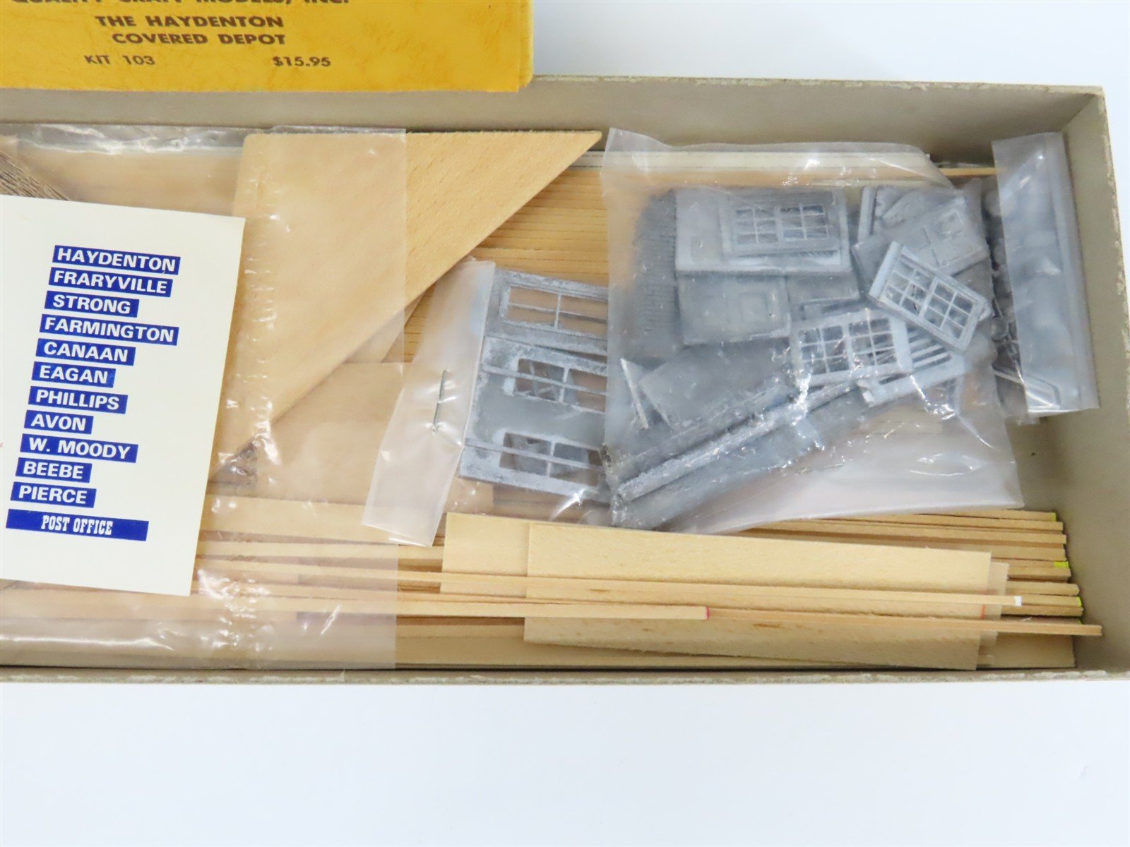 HO Scale Quality Craft 103 Haydenton Covered Depot Building Kit