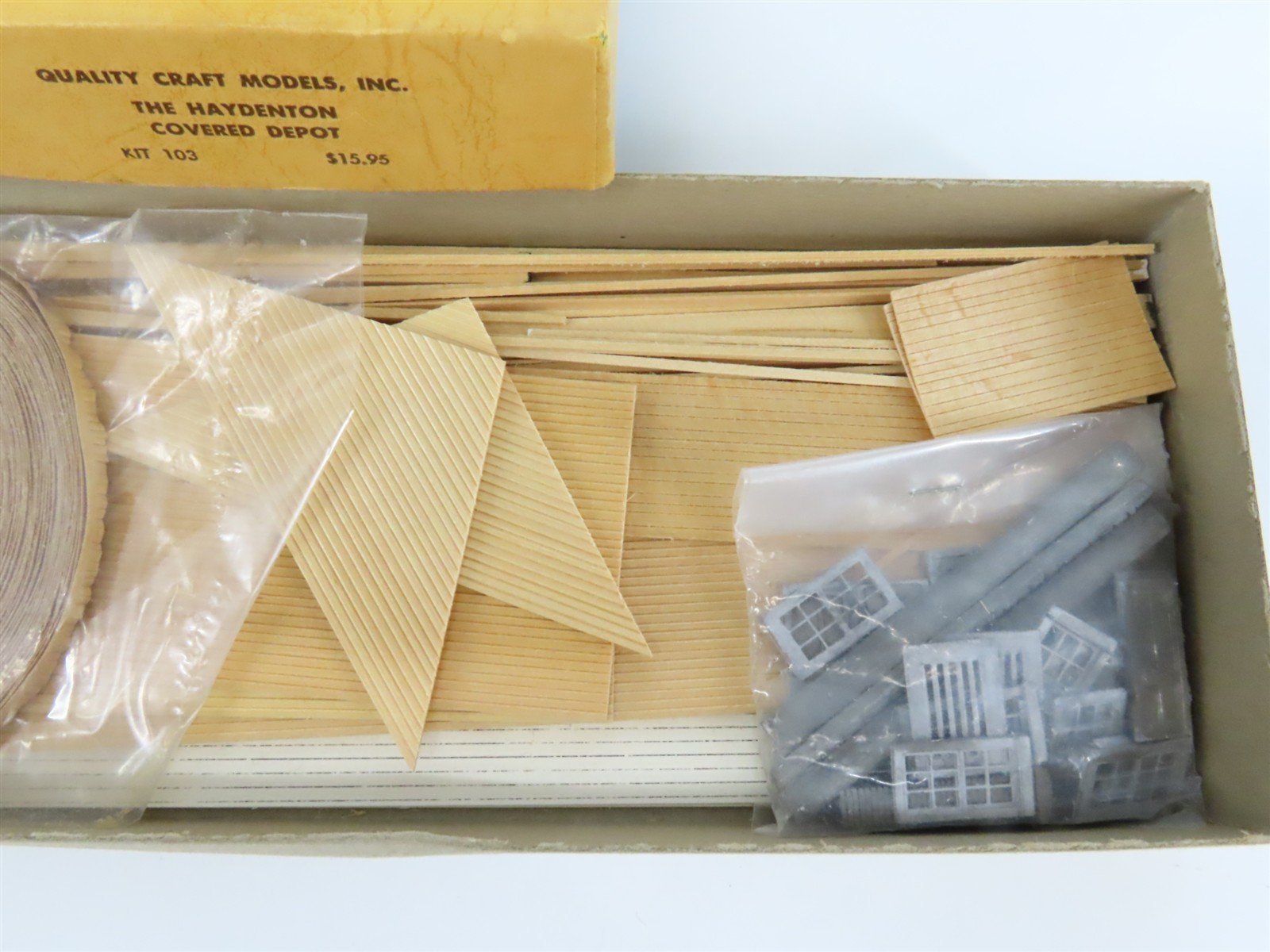 HO Scale Quality Craft 103 Haydenton Covered Depot Building Kit