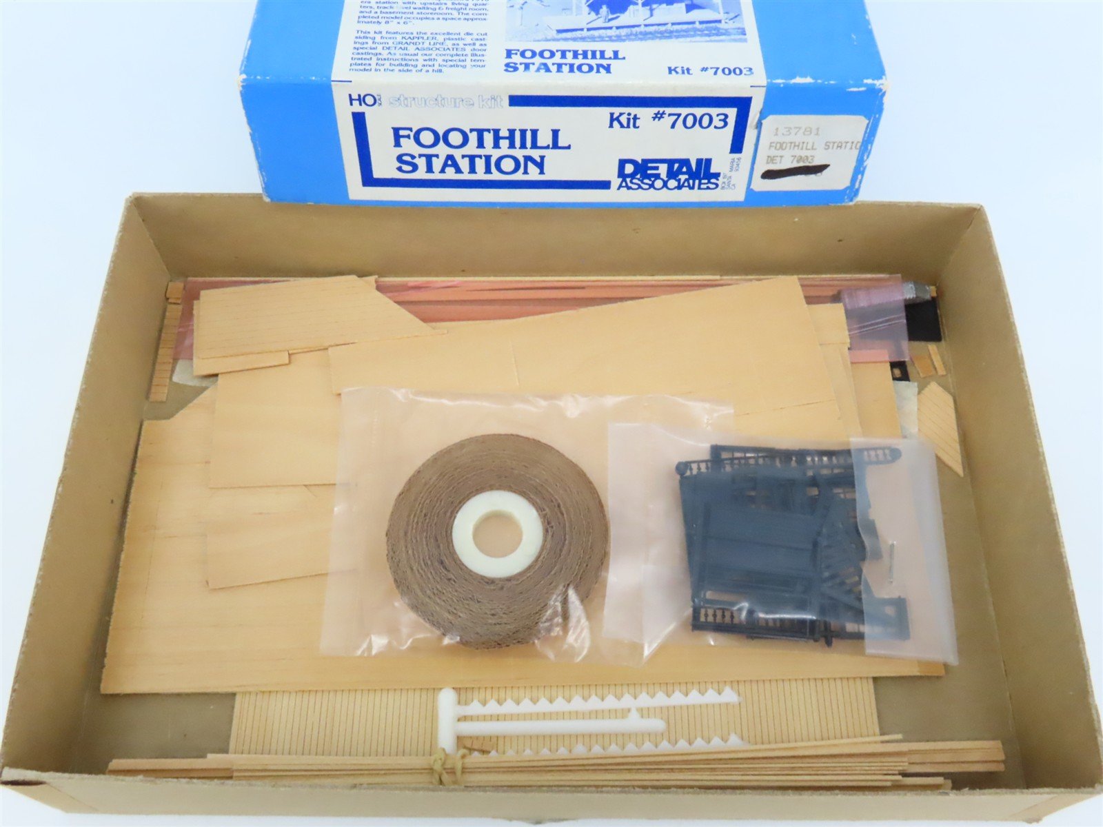 HO Scale Detail Associates 7003 Foothill Station Building Kit