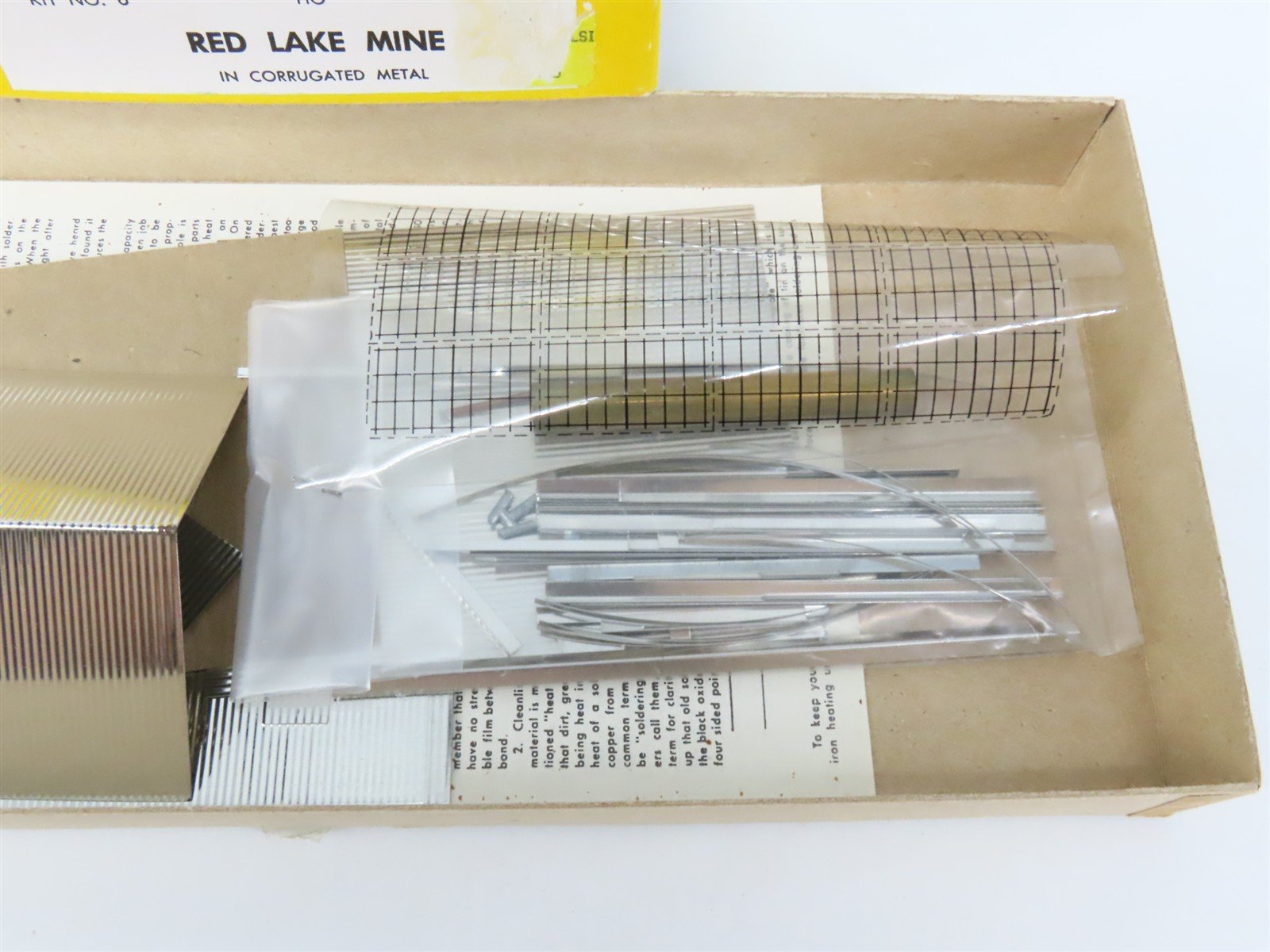 HO Scale California Model Co. 6 Red Lake Mine Building Craftsman Kit
