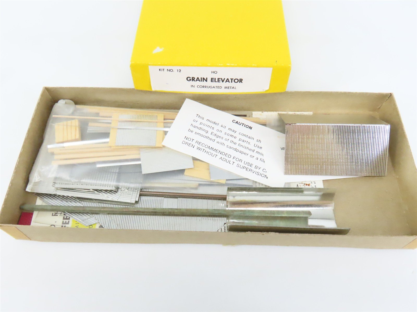 HO Scale California Model Co. 12 Grain Elevator Building Craftsman Kit