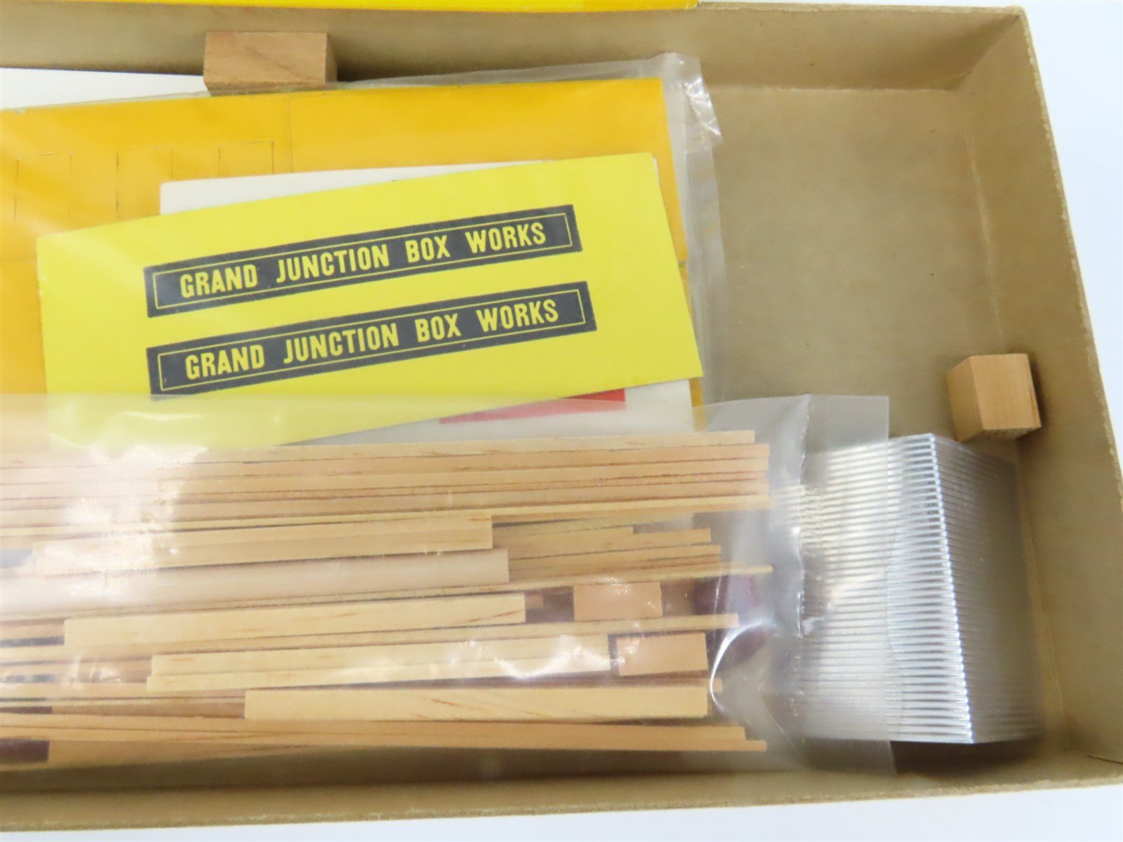 HO Scale Suydam 81 Box Factory Building Craftsman Kit