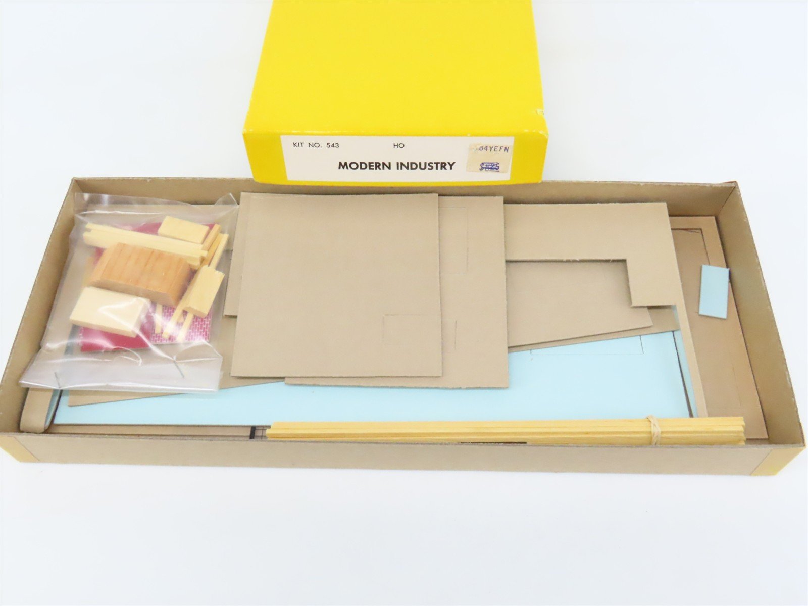 HO Scale California Model Co. 543 Modern Industry Building Craftsman Kit