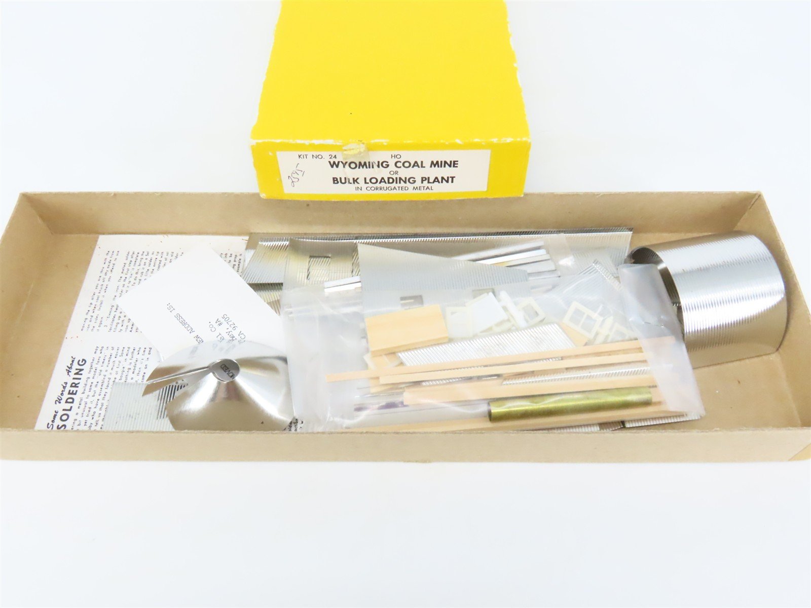 HO California Model Co. 24 Wyoming Coal Mine or Loading Plant Craftsman Kit