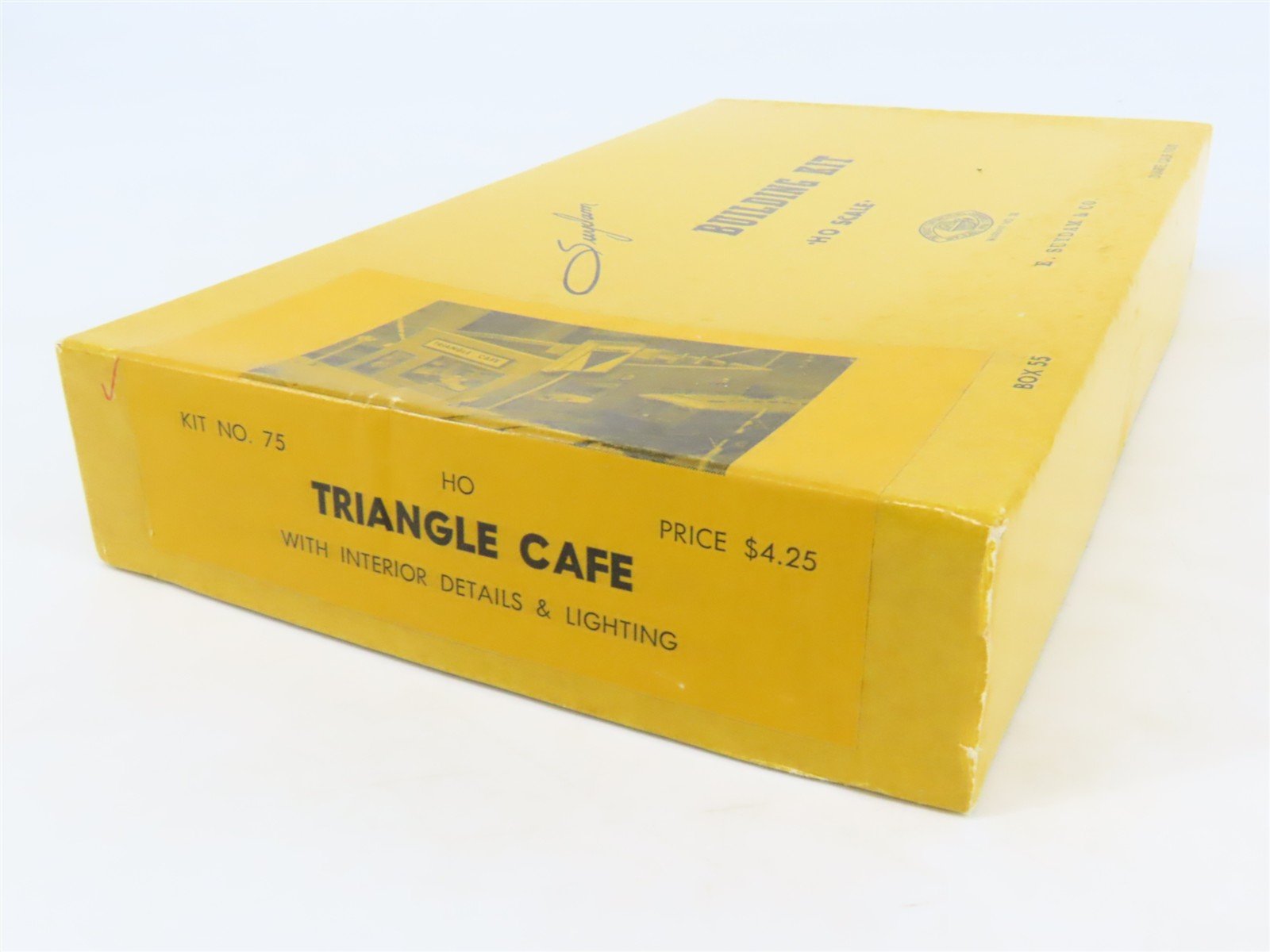 HO Scale Suydam 75 Triangle Cafe Building Craftsman Kit